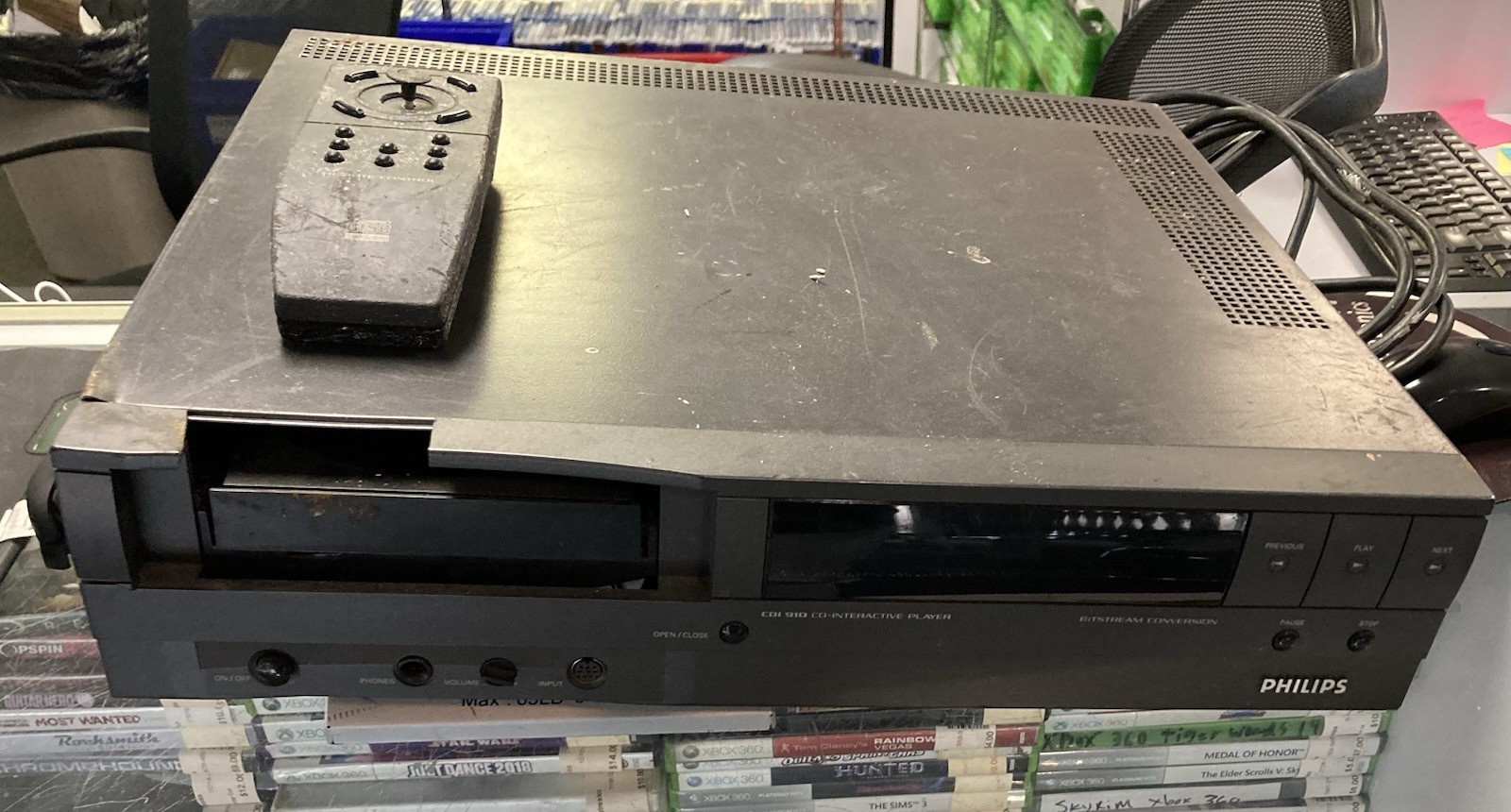 PHILIPS CDI-910 CONSOLE/SYSTEM NO REMOTE OR CORD PARTS/REPAIR Untested