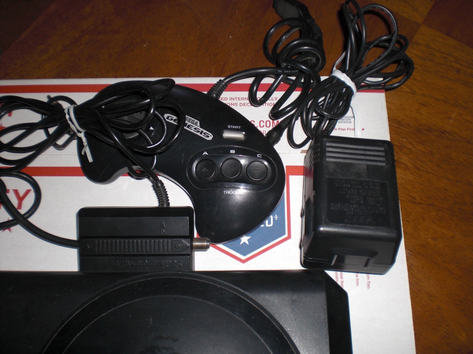 SEGA GENESIS 16 BIT CONSOLE 3 CONTROLERS 1 TURBO 11 GAMES COMPLETE * 1 OWNER *