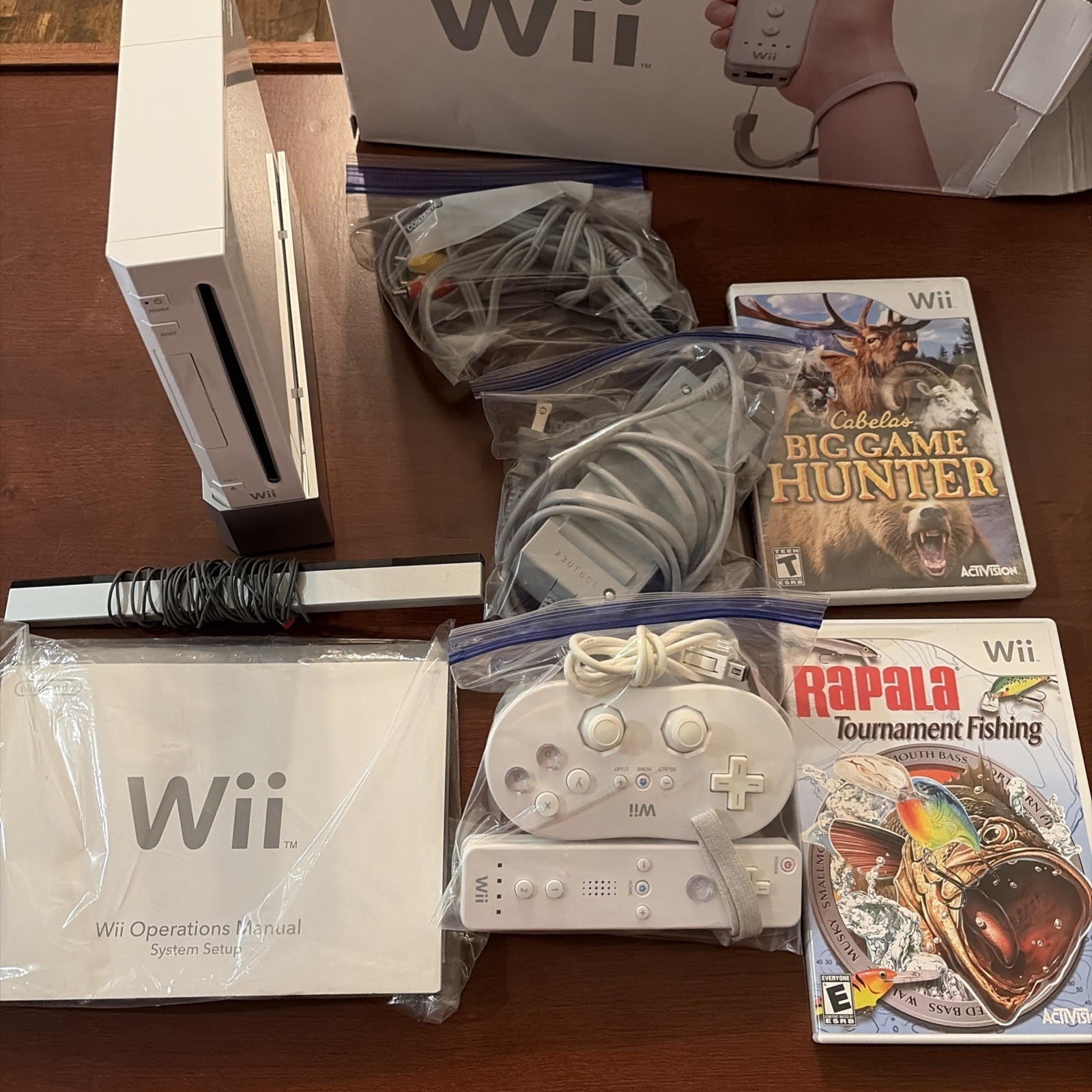 Nintendo Wii White System Bundle With Manuals, Controllers, 2 Games Included
