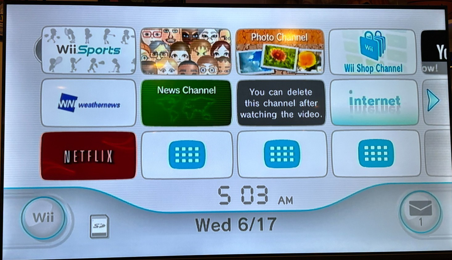 ​Nintendo Wii Console White Bundle w/ Wii Sports, Remote, Nunchuck, Box *Tested*