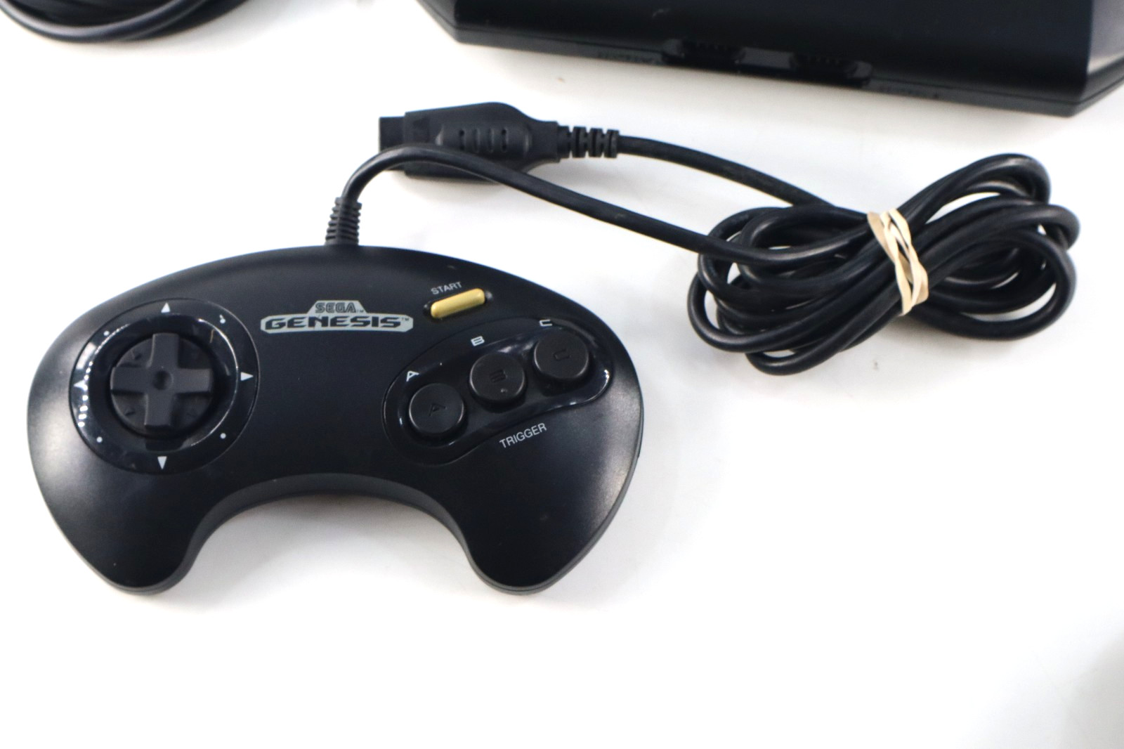 SEGA Genesis Model 2 Console Bundle W/Cords 2 Controller 5 Games Tested