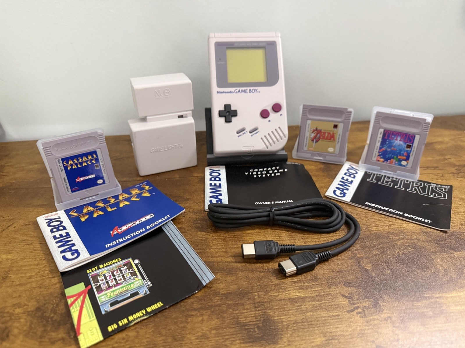 Nintendo Game Boy DMG-01 Bundle Zelda Links Awakening Game Light Plus Link Cable