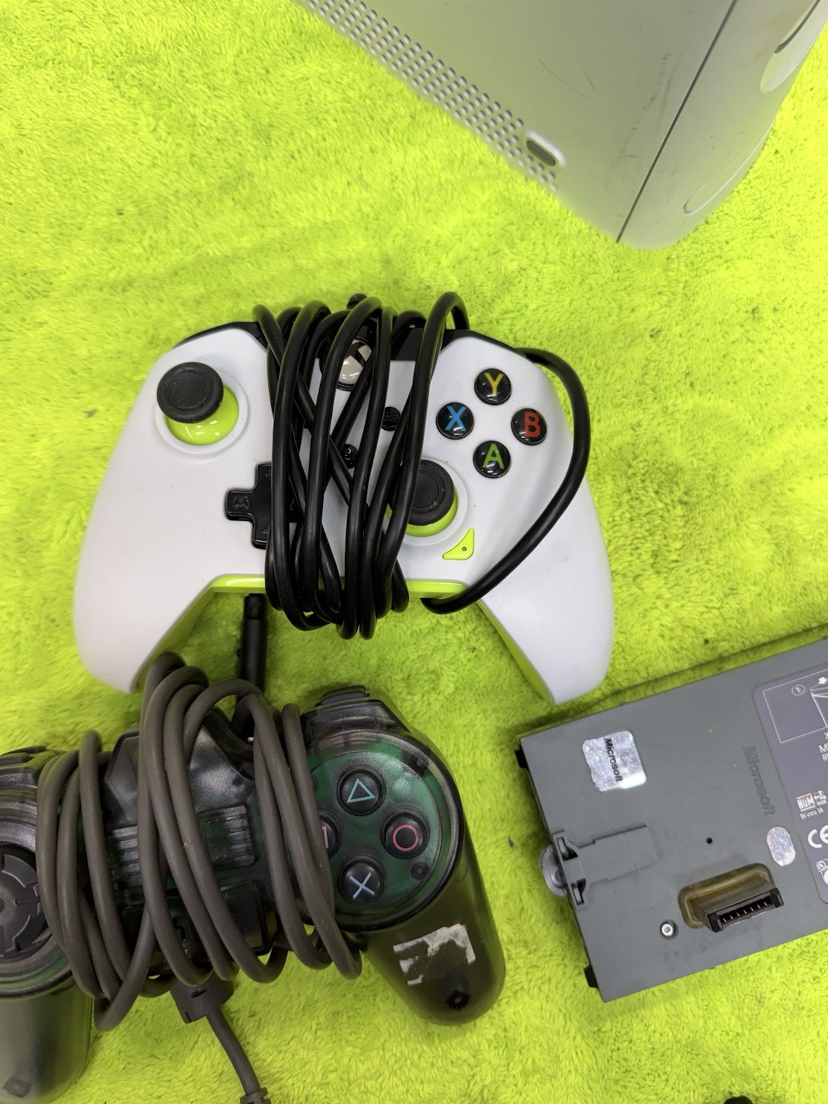 Xbox 360 Console Hard drive White Unknown if still works See DESCRIPTION! Pics🔥