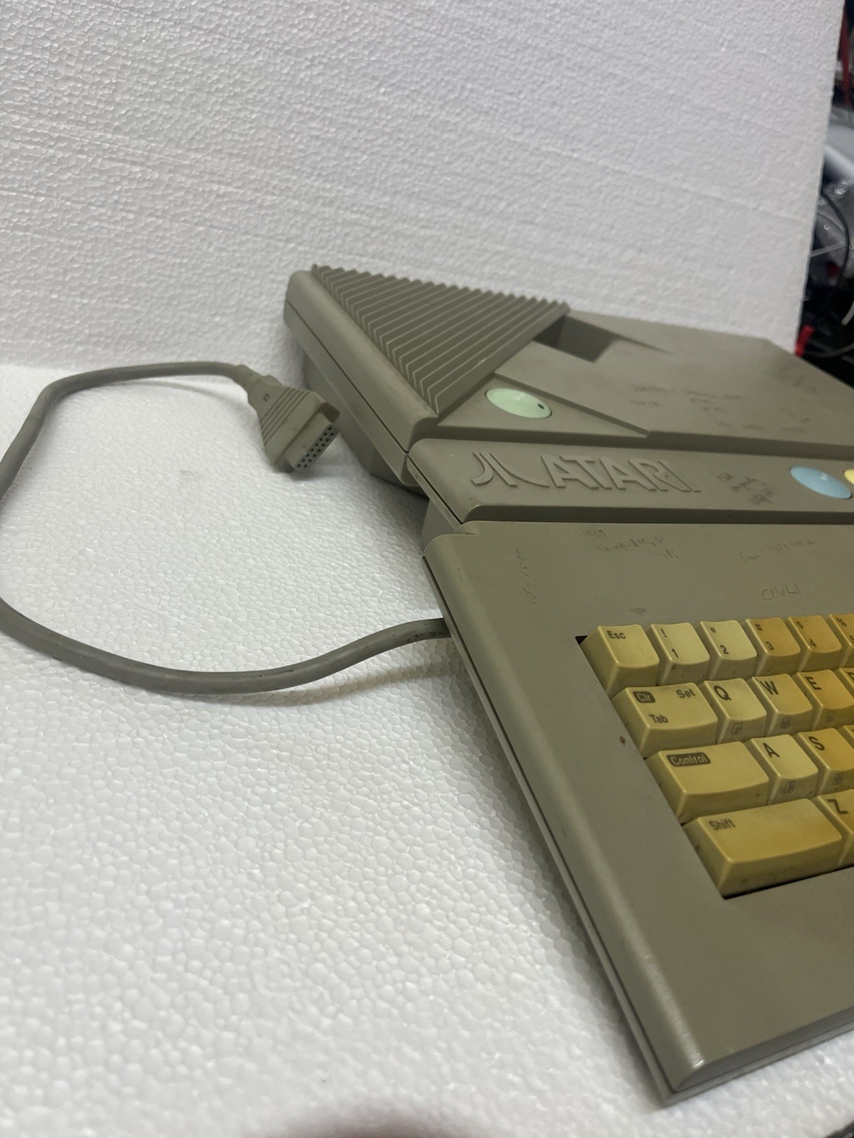 Atari XE Console w/Keyboard Tested