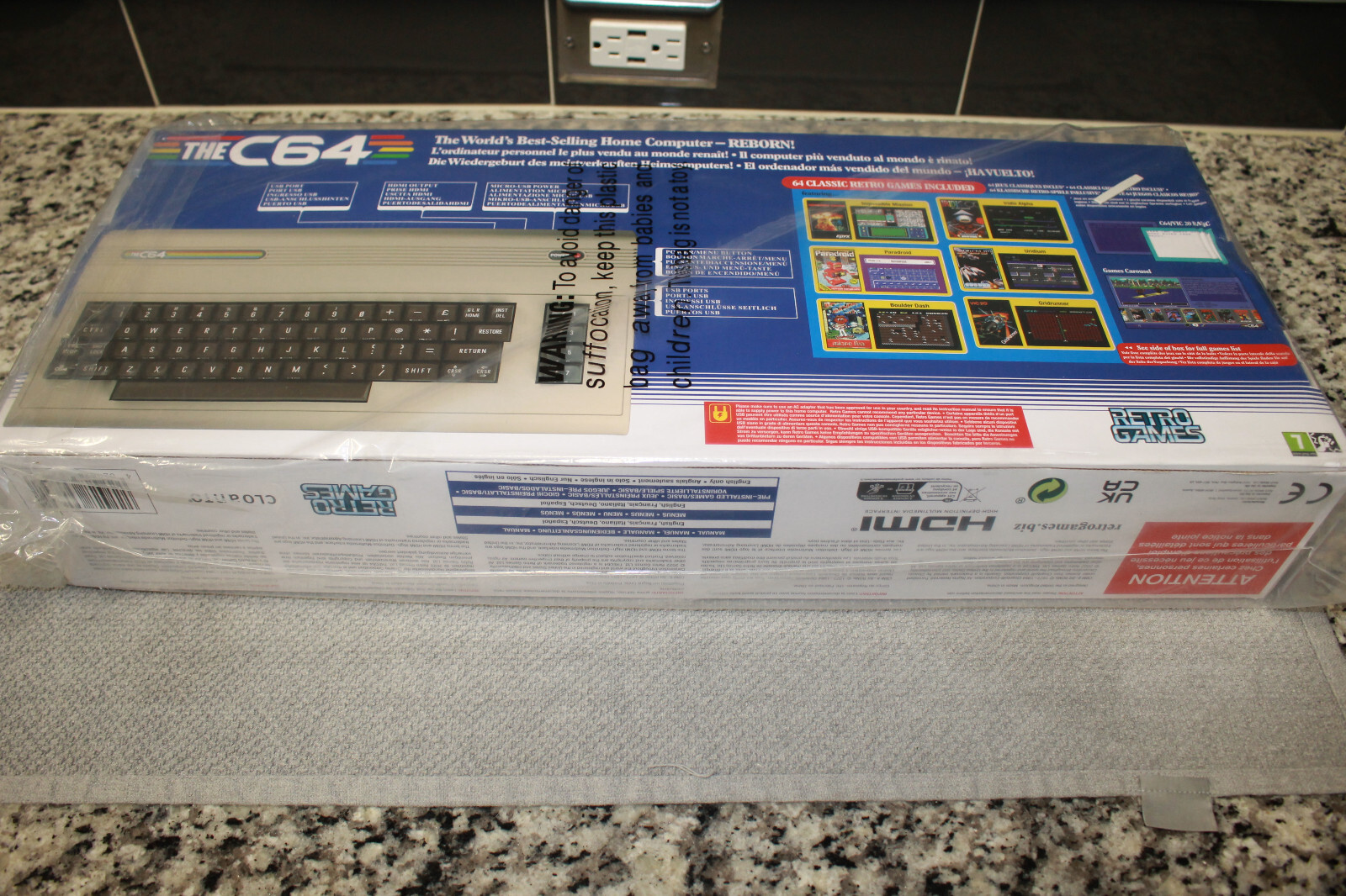 FACTORY SEALED The C64 MAXI RETRO MICRO Computer CONSOLE Commodore 64 & Joystick