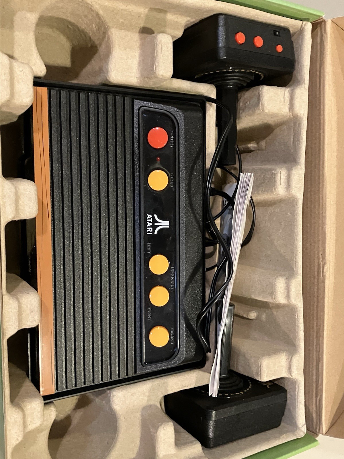 Atari Flashback 7 Classic Game Console 101 Built-In Games with Wireless Control