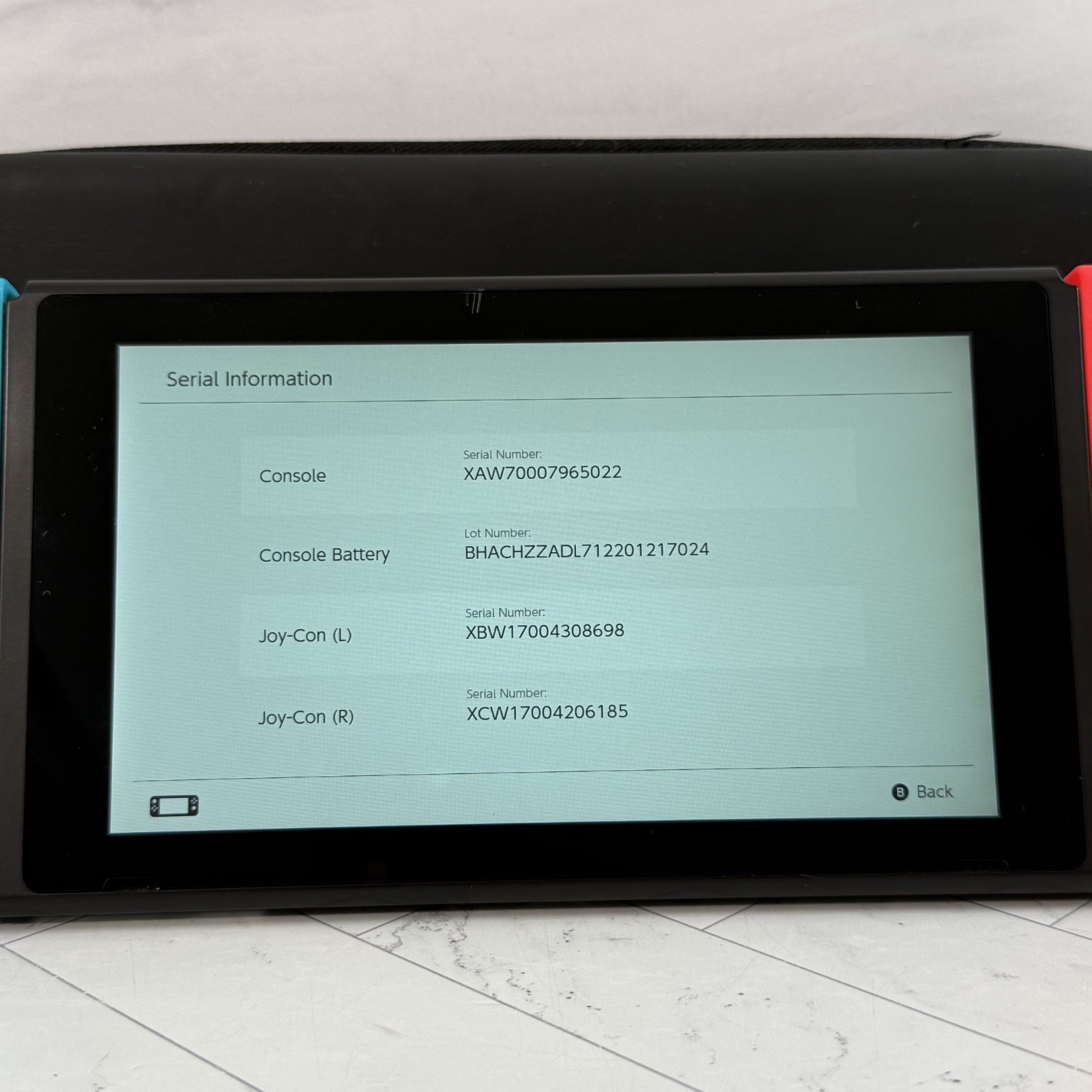 Nintendo Switch Model HAC-001 Console – 32GB See Photos! #H945