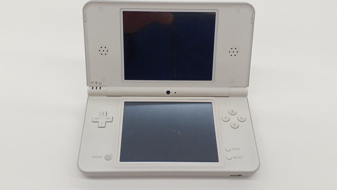 Nintendo DSi LL UTL-001 Retro Gaming Console Portable Game Console A2608