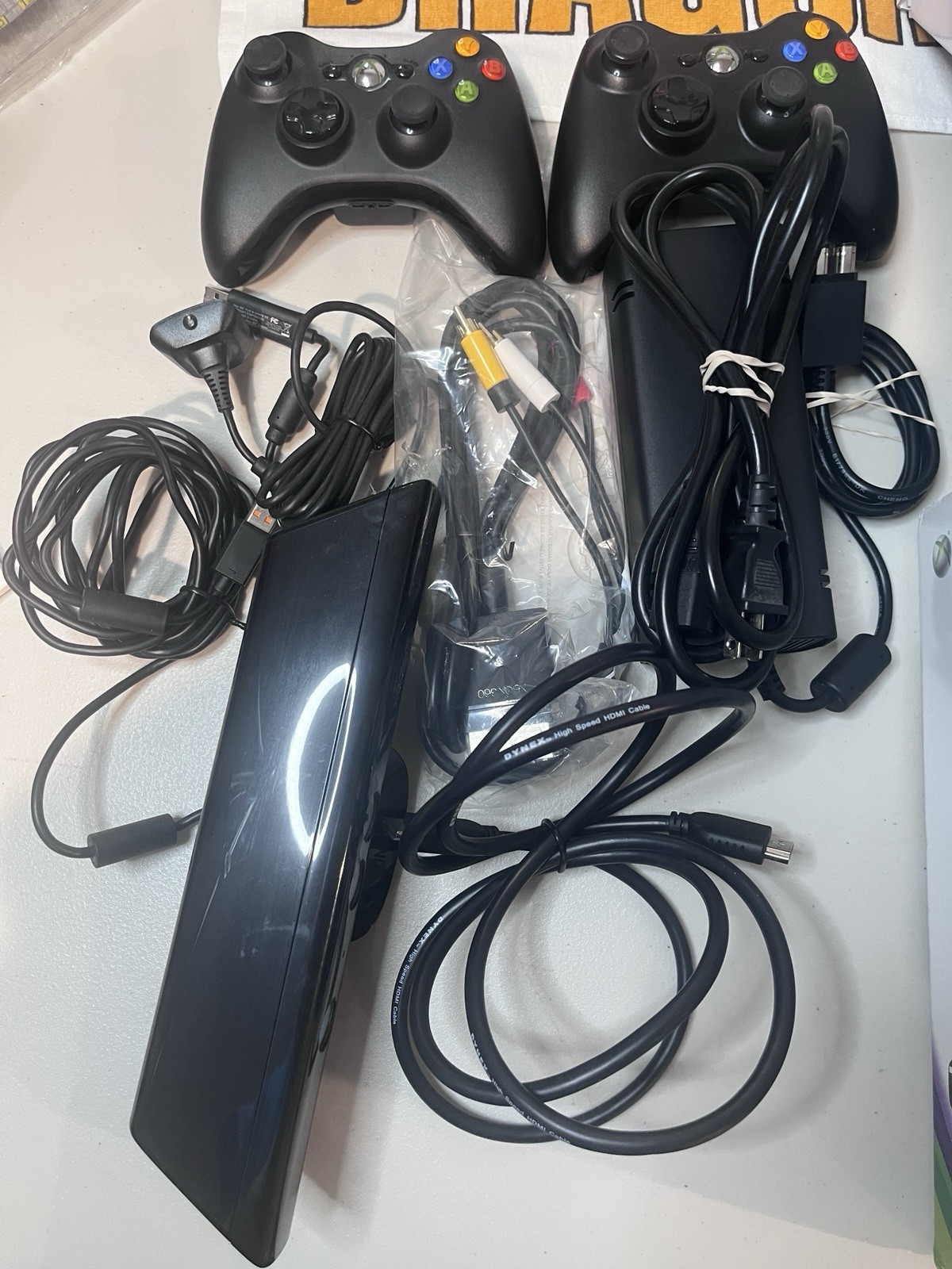xbox 360 S 4gb console with kinect, Games, & Extra Controller
