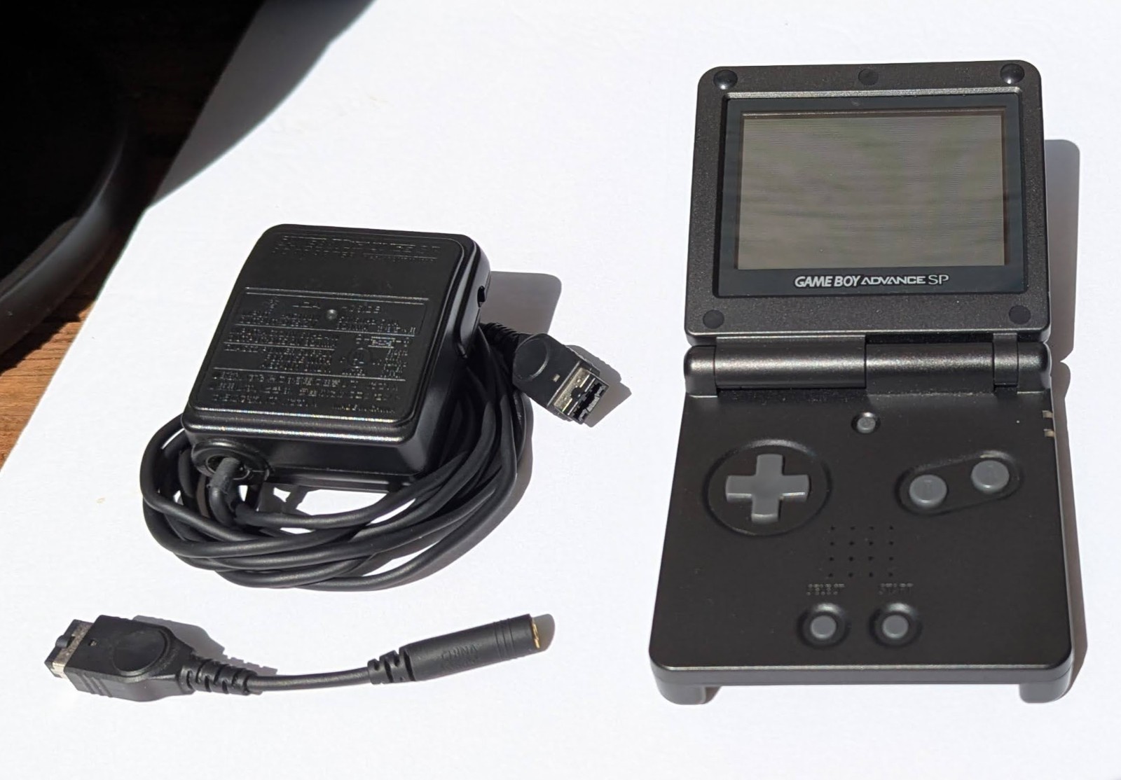Nintendo Game Boy Advance SP (GBA SP) – Onyx Black – Original – w/charger