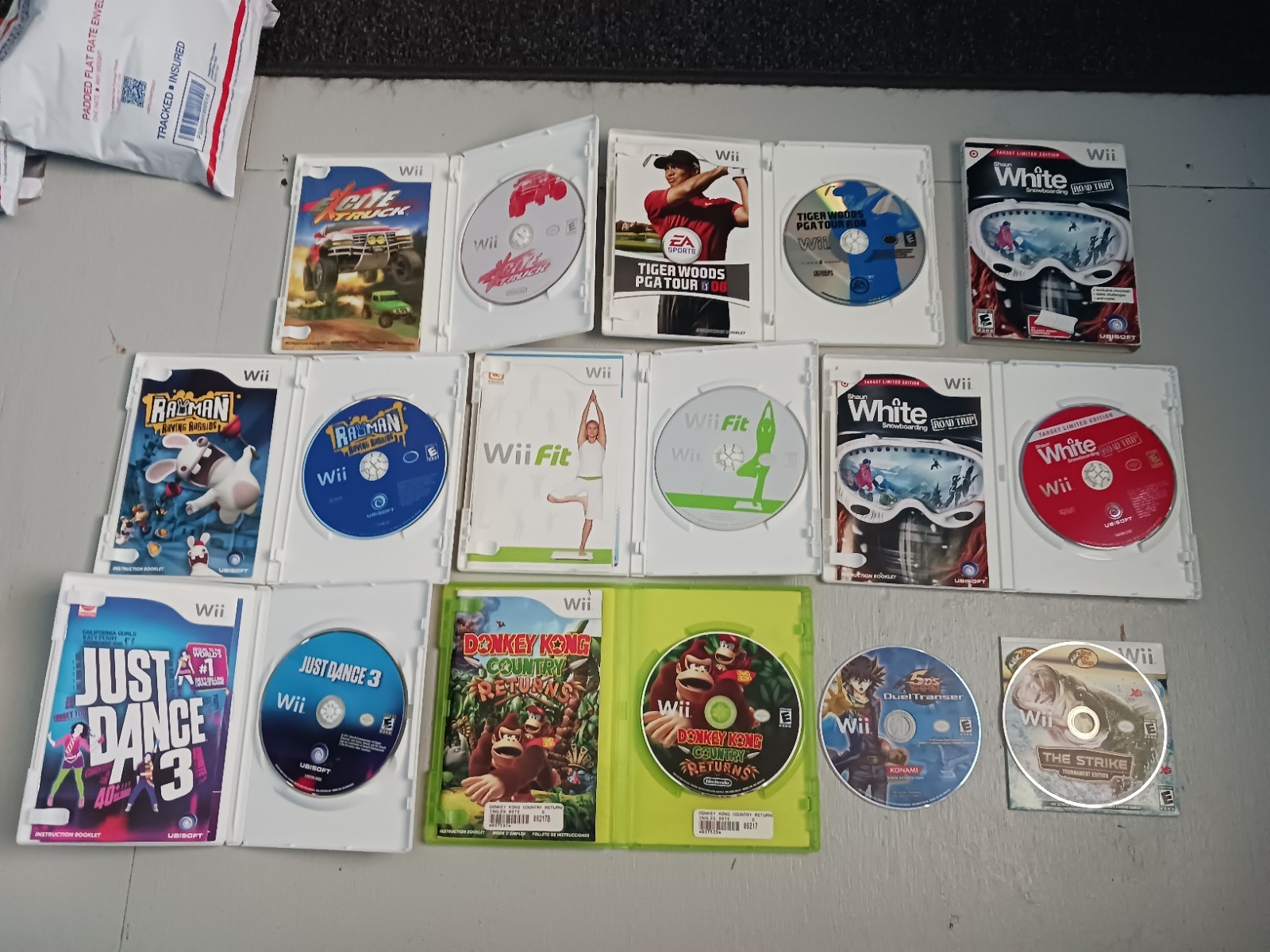 Nintendo Wii Console, Games, Remotes, Nunchuks Lot Bundle Tested and Working