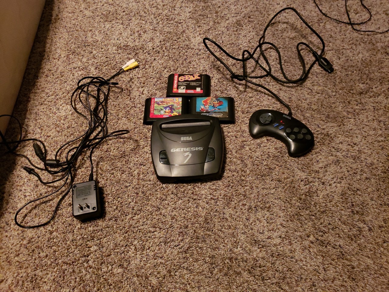 Sega Genesis Model 3 MK-1461 Console With Controller, Cords And 3 Games