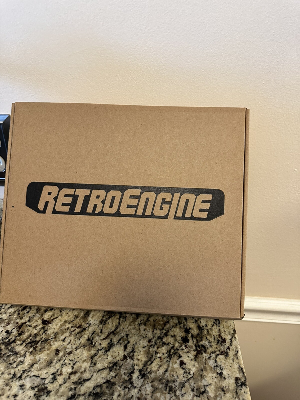 RetroEngine Sigma Console 32 GB – Console and controller Power Up!