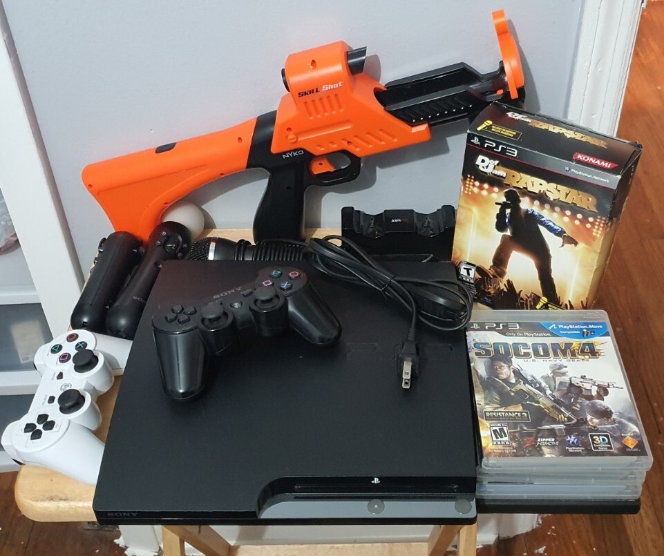 Sony PlayStation 3 Console PS3 Slim 160GB Bundle Controllers Motion Games Rifle