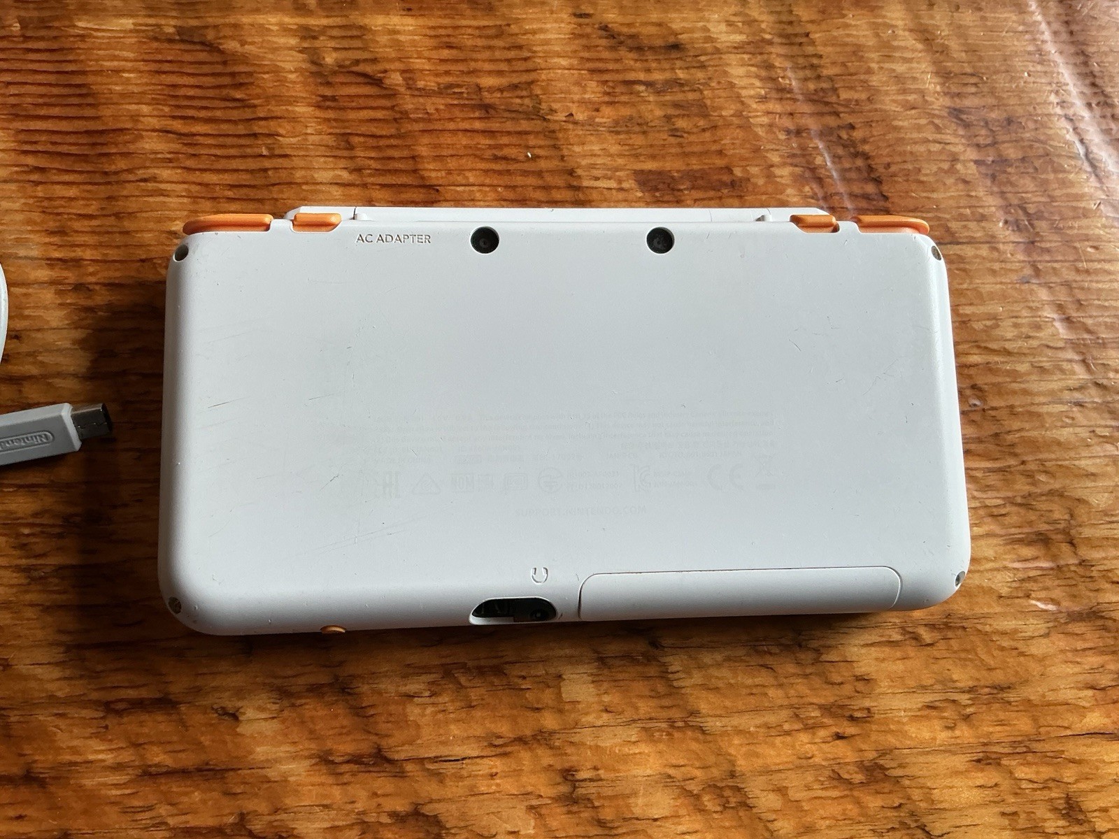 Nintendo 2DS XL White & Orange Tested and Working! Clean Screens! With Charger