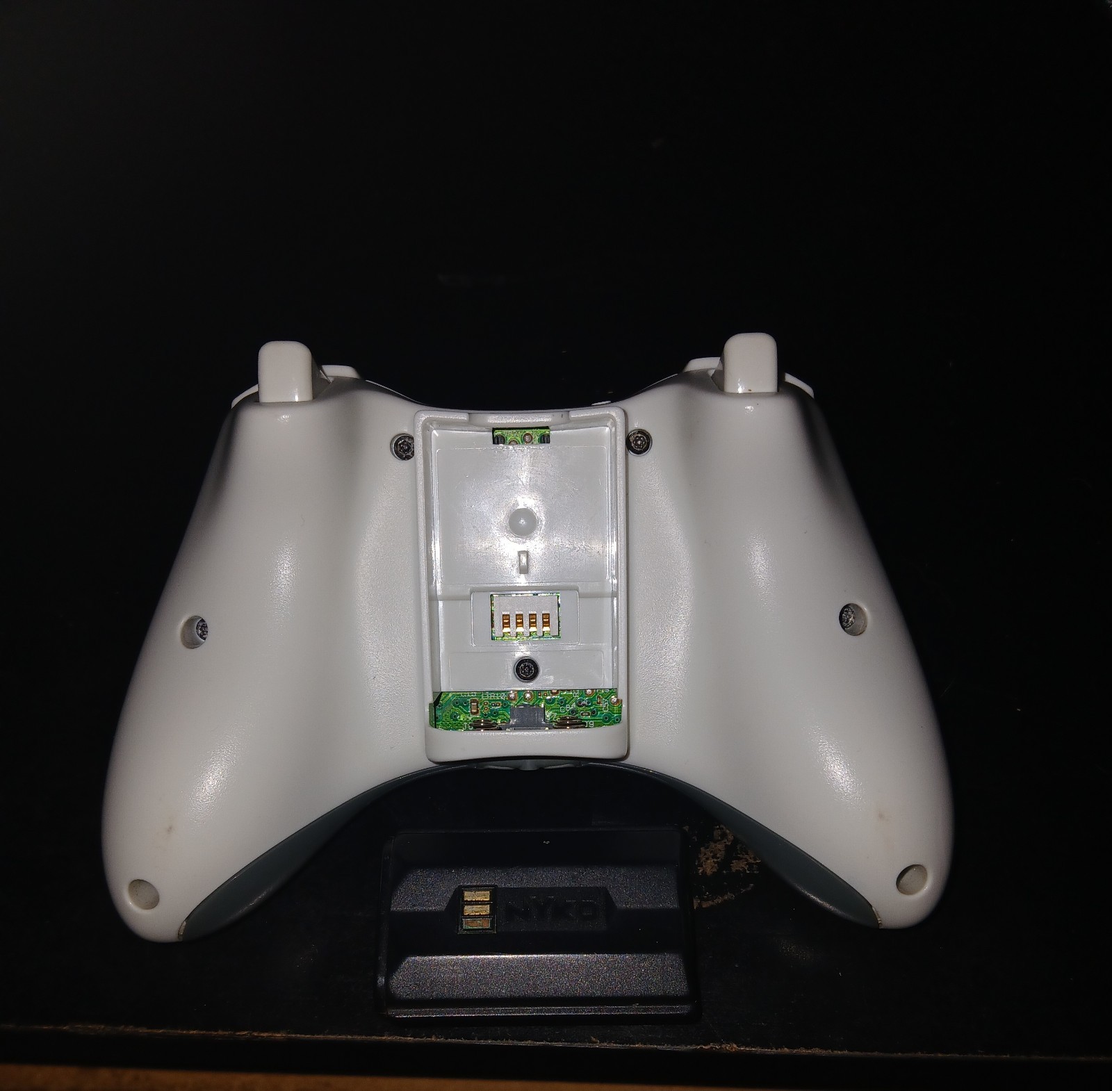 Microsoft Xbox 360 S White Console MPN 1439 Wi-Fi HDMI w/ Controller
