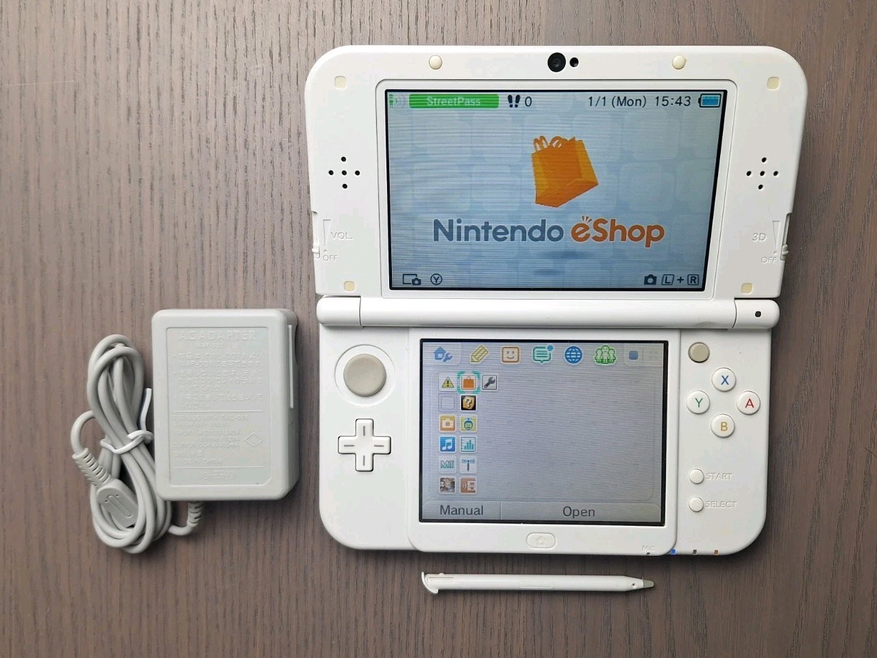 New Nintendo 3DS XL Pearl White | Charger + 32GB SD Card | REGION FREE TOP IPS
