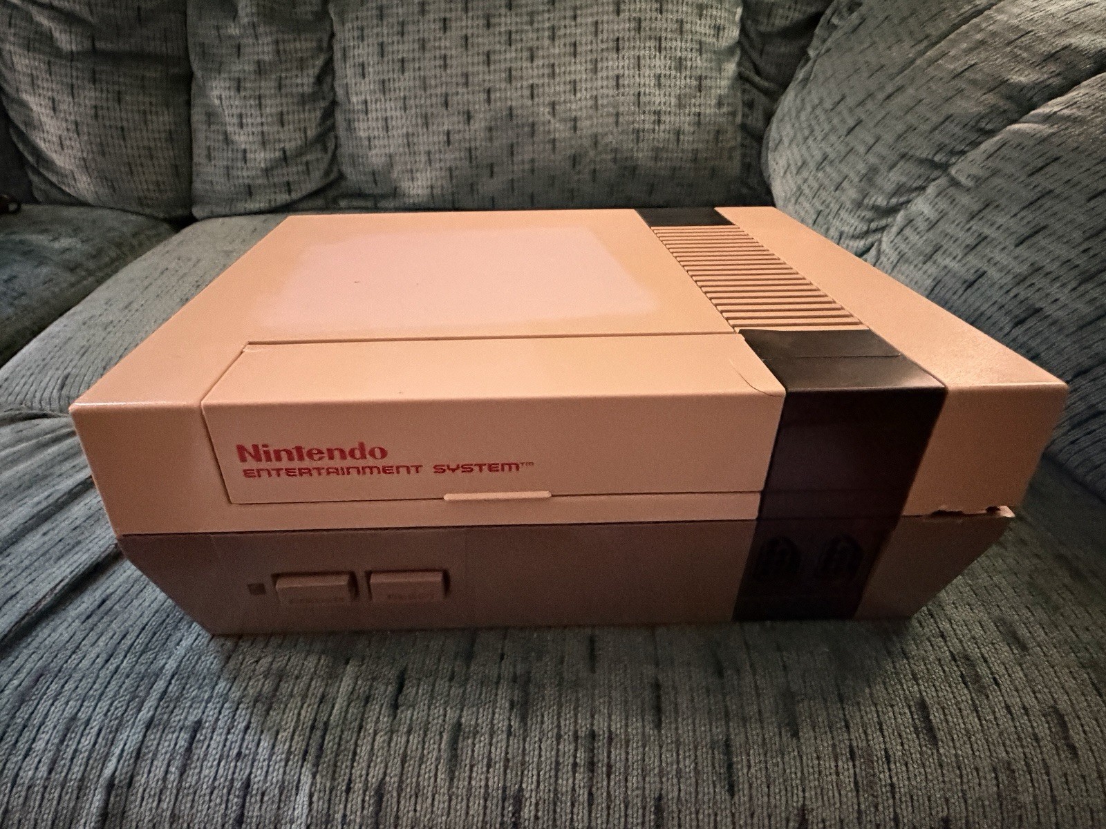 Nintendo NES Original Console (Toaster) w/ Composite AV, Controller, Cables
