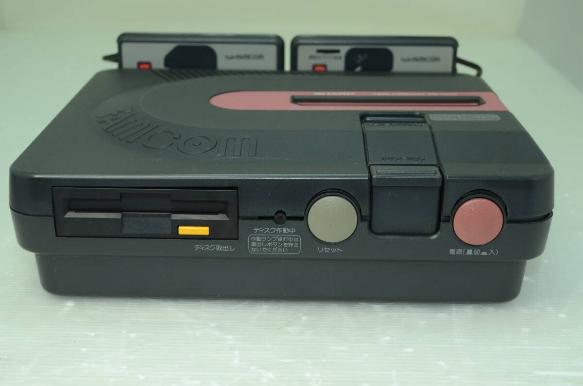 Sharp Twin Famicom console Black AN-500B Opertion Confirmed
