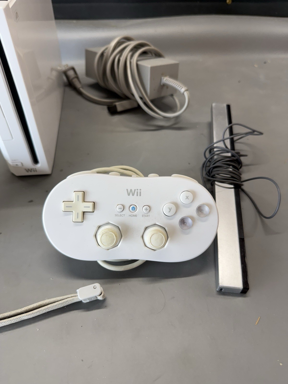 Nintendo Wii RVL-001 White Game Home Console System With 1 Remote