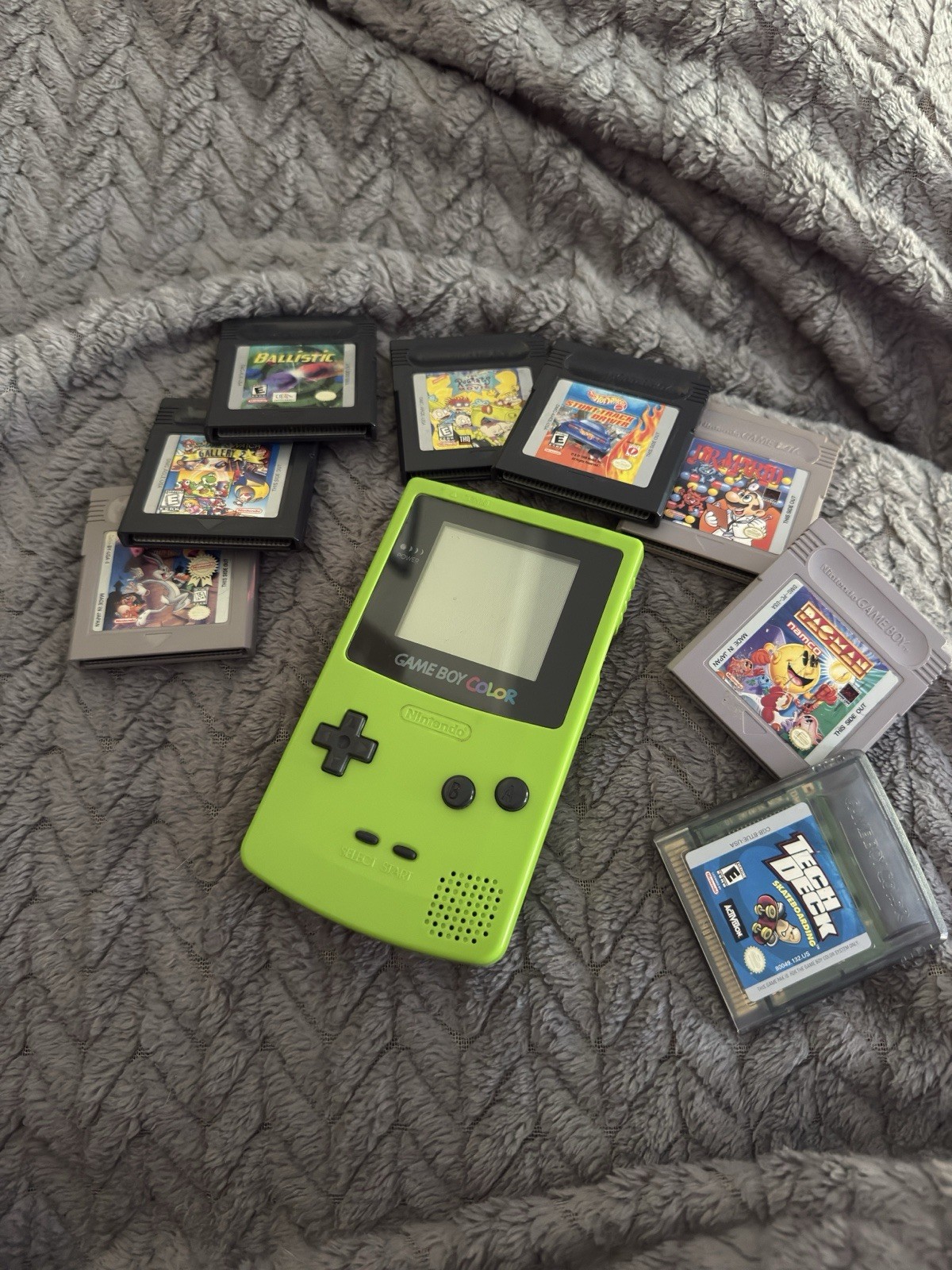 Nintendo Game Boy Color Kiwi Handheld System (CGB-S-LMA) – Game Bundle