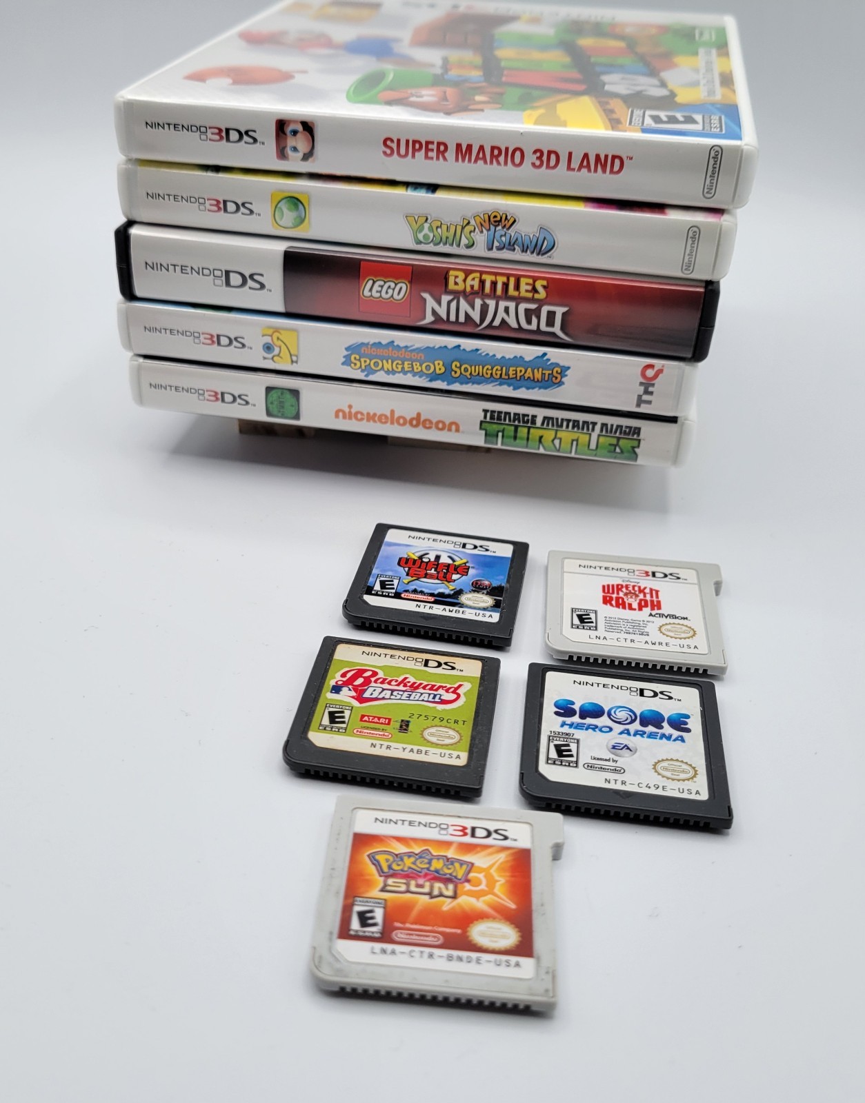 Nintendo 3DS Red Bundle with (10) Games Charger Tested Mario Pokemon Yoshi