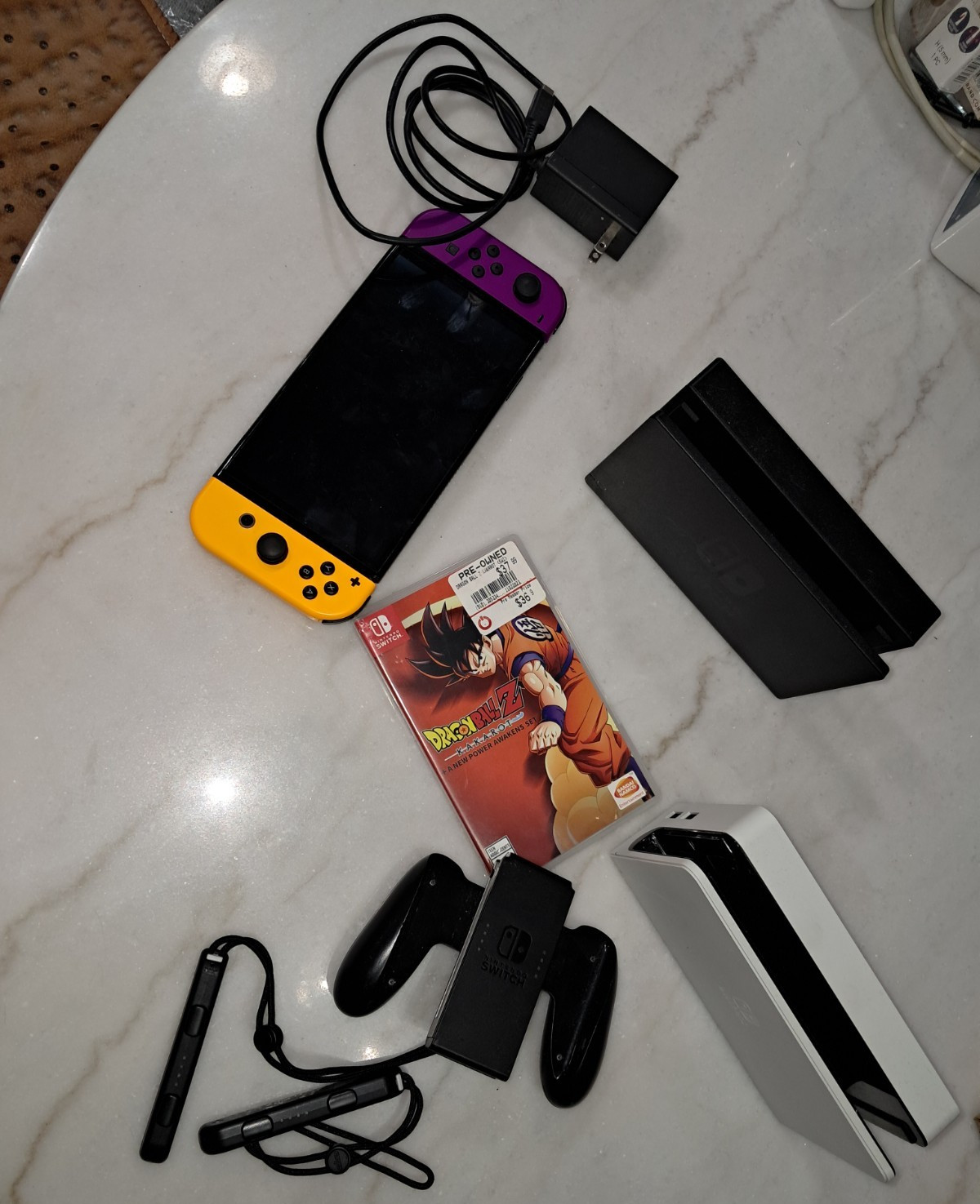 Nintendo Switch OLED Bundle + Dragon Ball Z: Kakarot ​