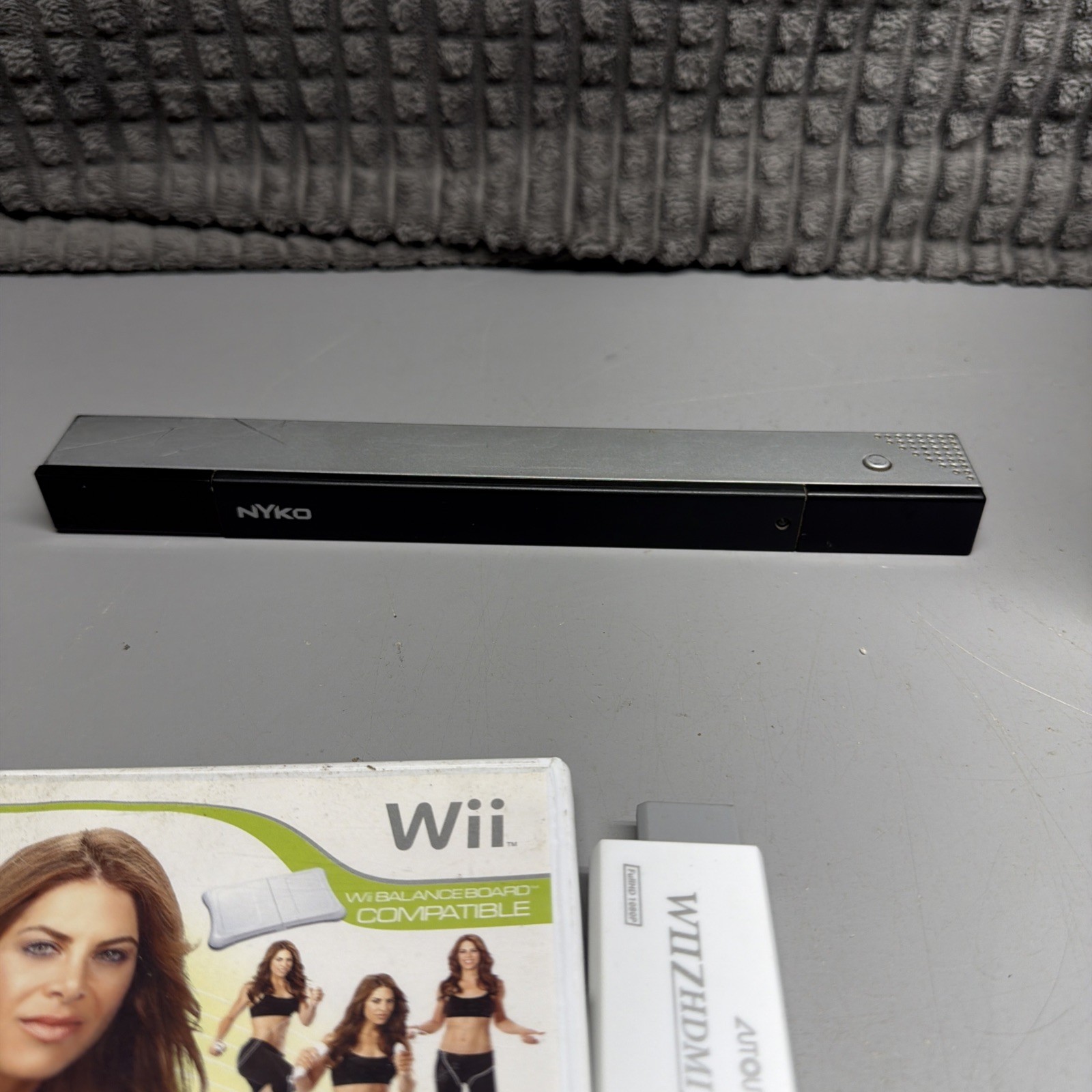 Nintendo Wii Game Console RVL-001 Bundle, White , 2 Controllers 2 Games HDMI Adp