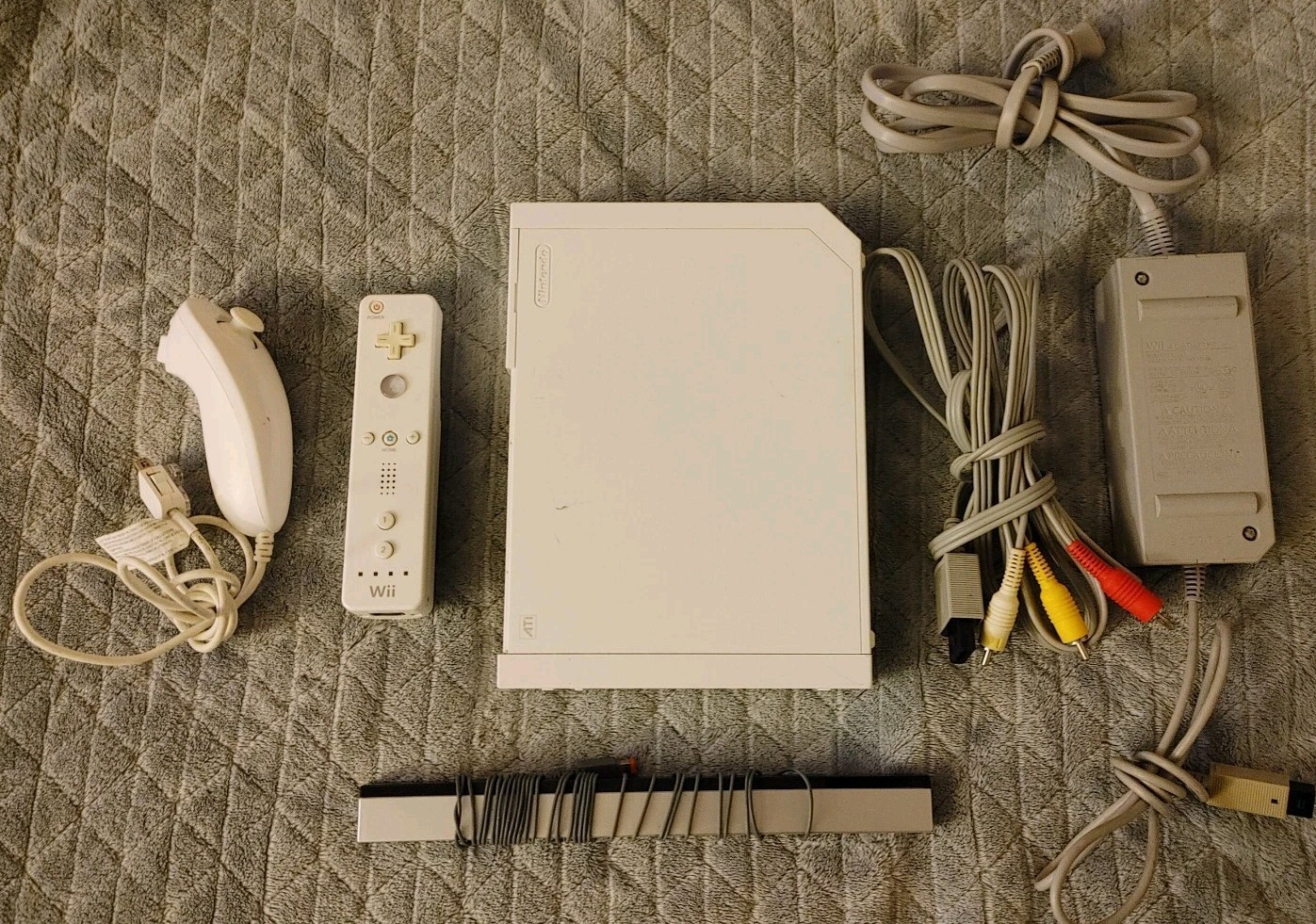Nintendo Wii Video Game Console RVL-001 White (Tested And In Working Condition)