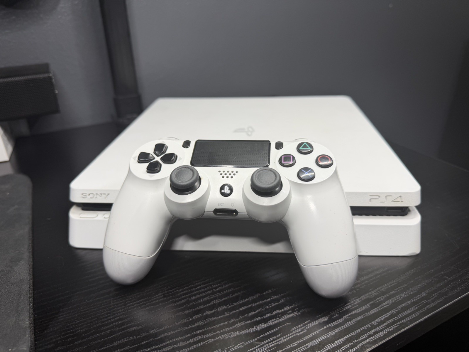 Sony Playstation 4 CUH2200AB02 Home Console – White