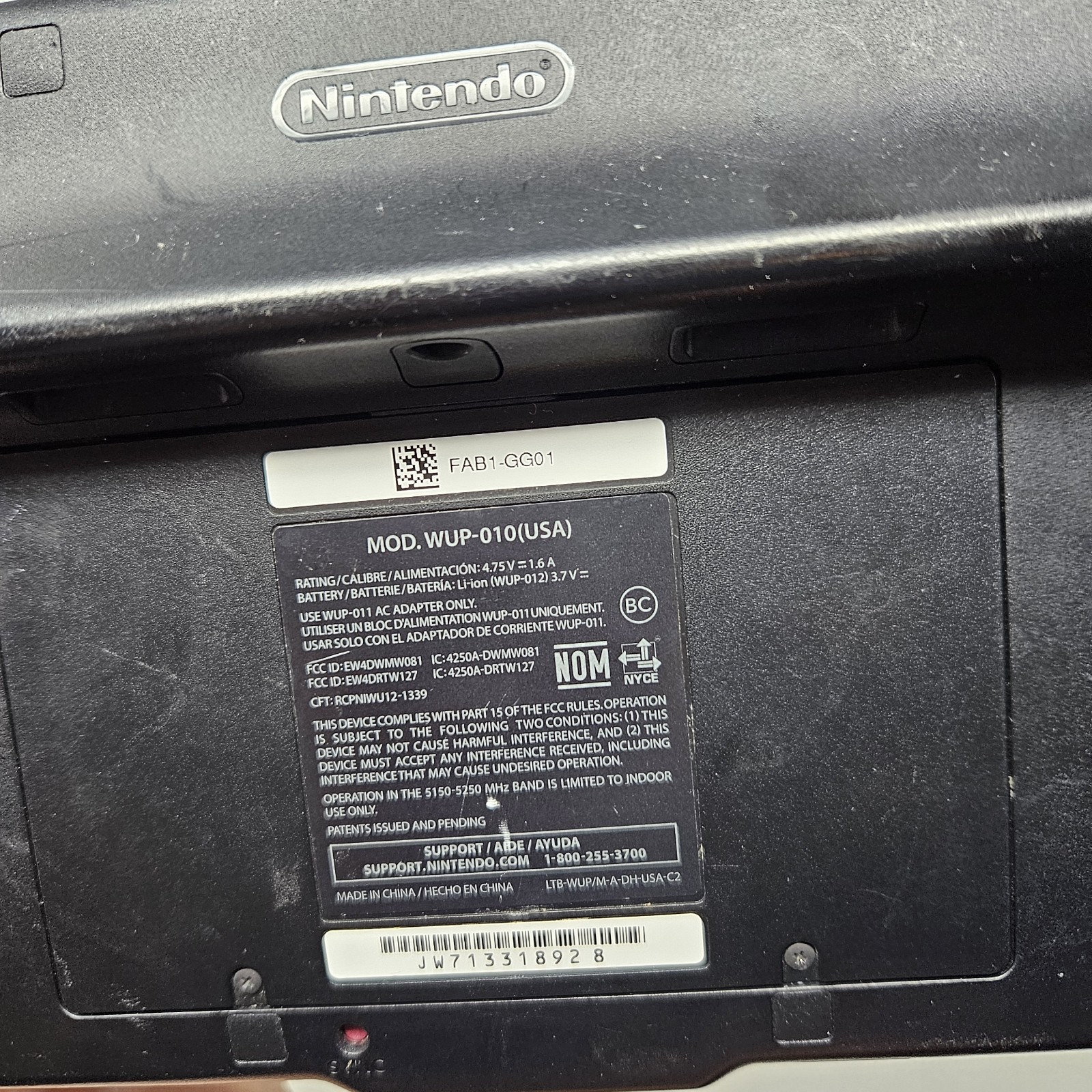 Wii U – Nintendo Wii U 32GB Console BUNDLE Gamepad W /Cords & 2 Games