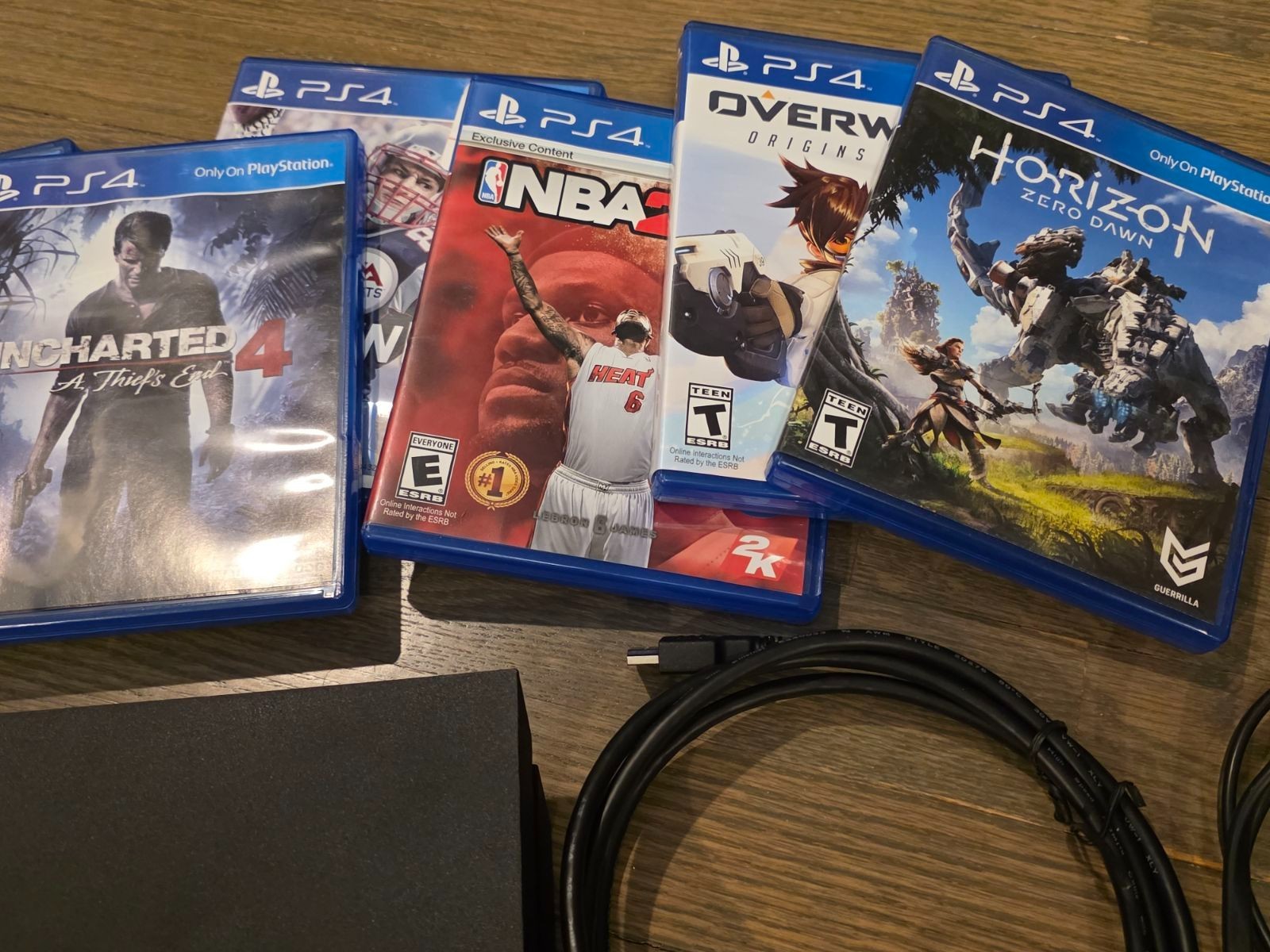 Sony PS4 500GB Console Bundle w/ Controller & 12 Games CUH-1115A Tested