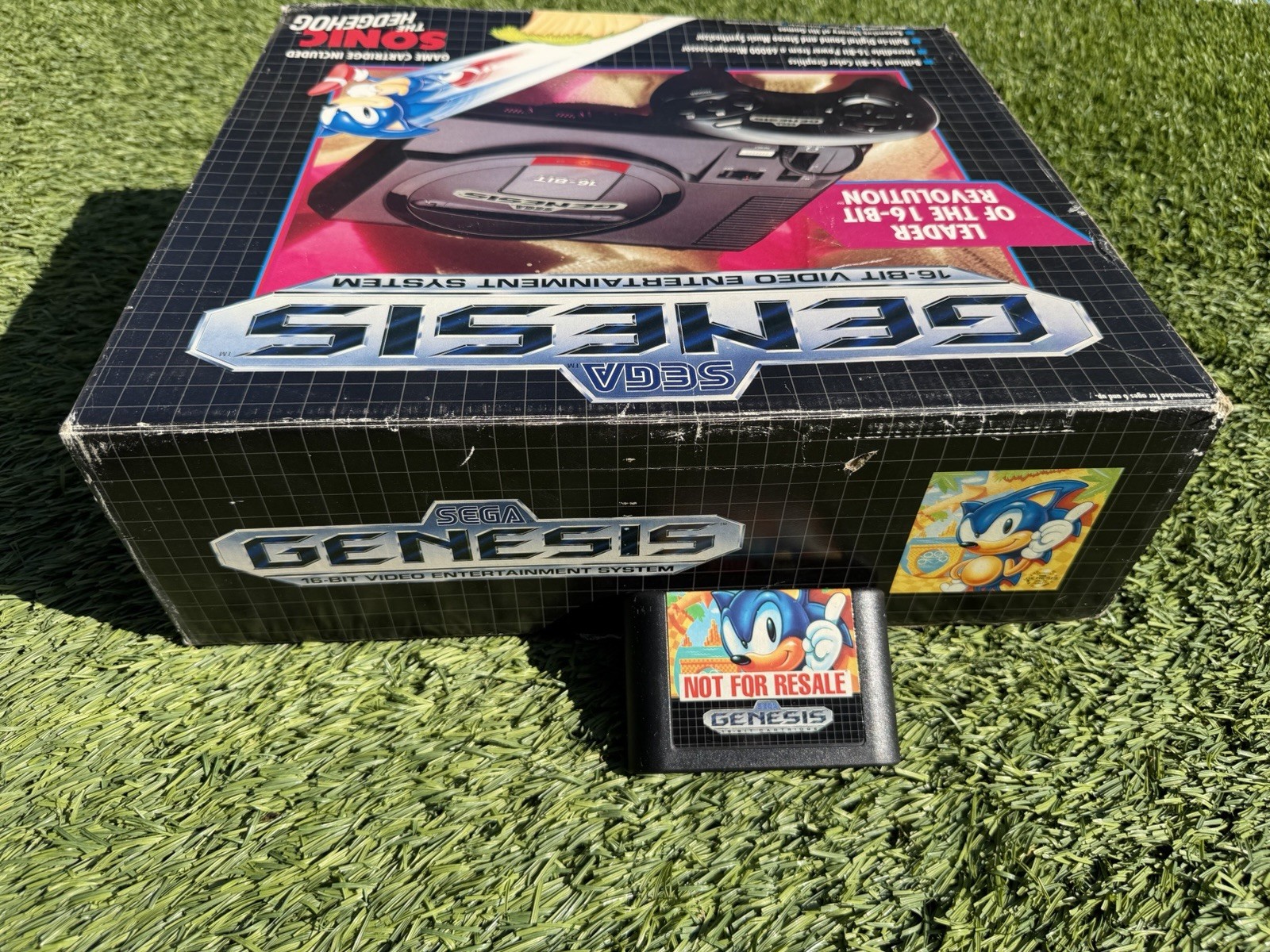 Sega Genesis Console Model 1601 Sonic The Hedgehog Bundle System Completed Boxed