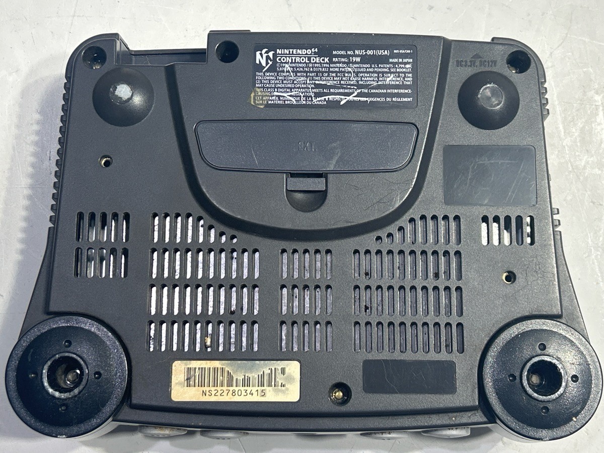 NINTENDO 64 SYSTEM CONSOLE NUS-001 (P11025715)