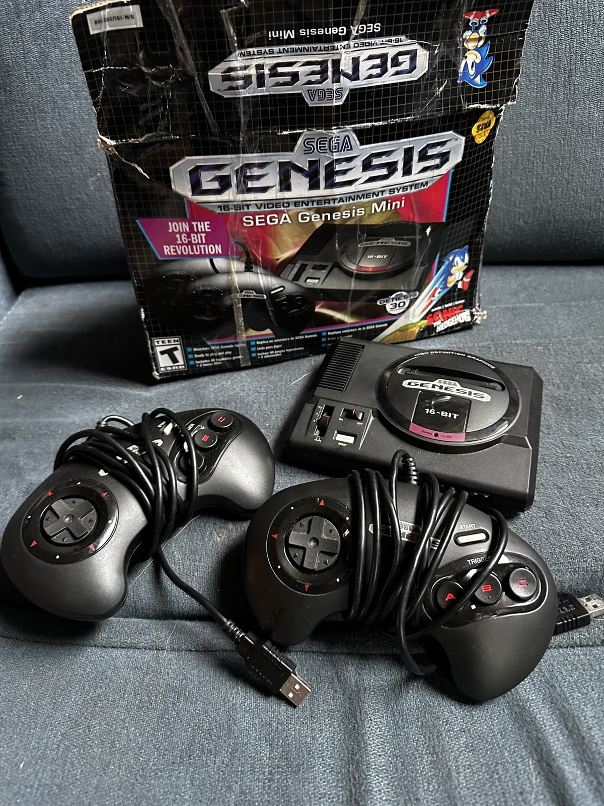 SEGA Genesis Classic Mini Console (MK-16000) CIB Authentic In Box & Tested.