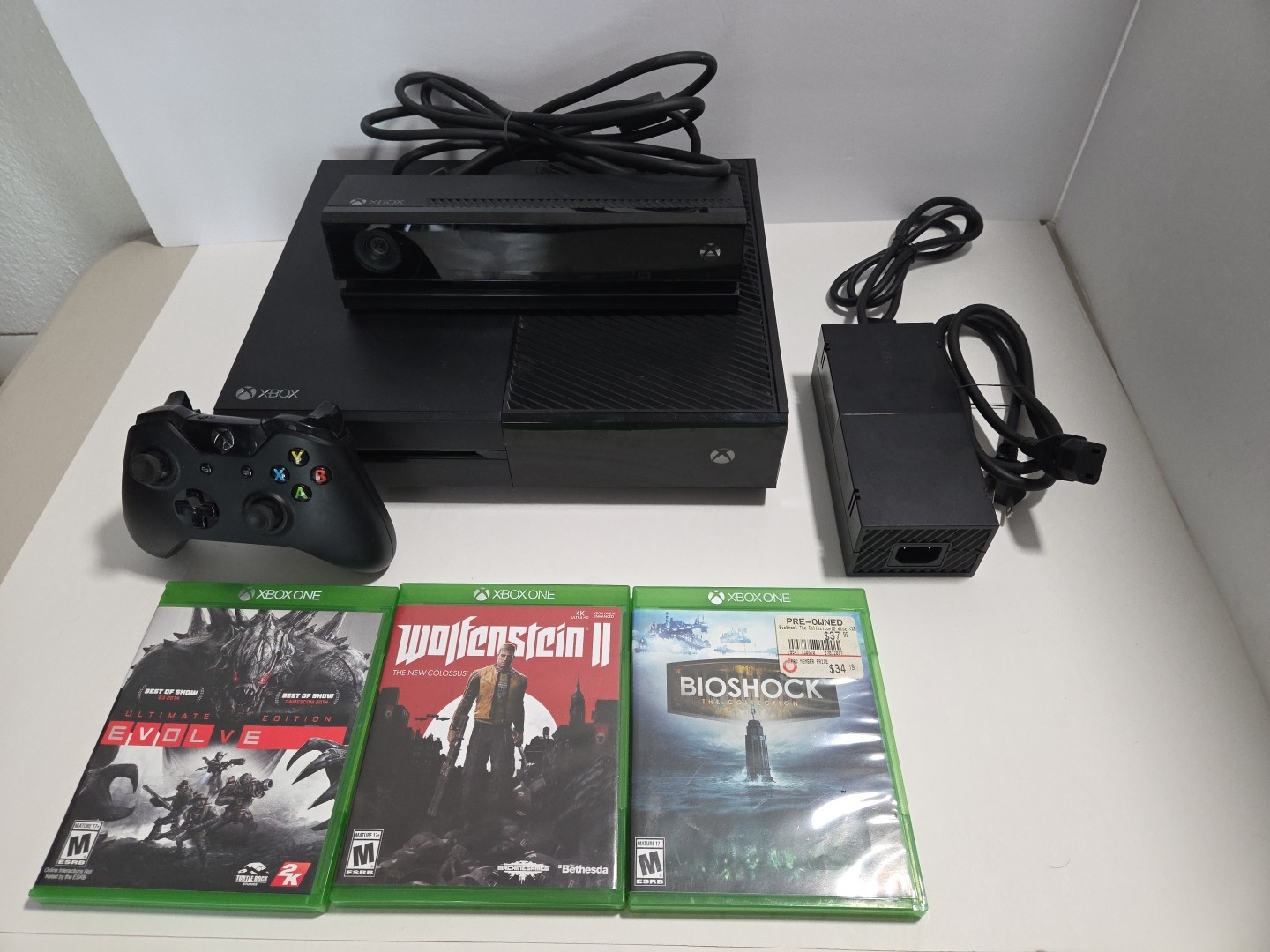 Microsoft Xbox One (1540) Kinect(1520) 3 games Bundle – Black