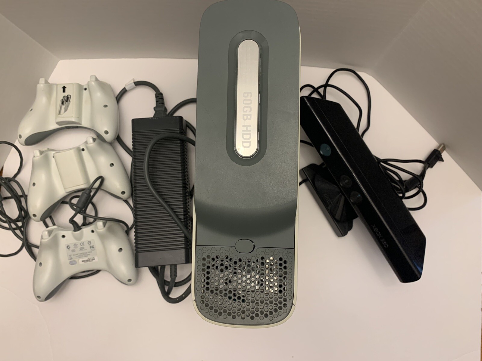 Microsoft Xbox 360 60GB Console Power Supply AV Cable white Controllers LOT
