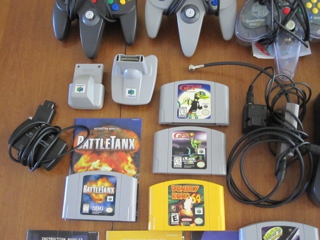 NINTENDO 64 BUNDLE 18 GAMES CONSOLE 4 CONTROLLERS MORE