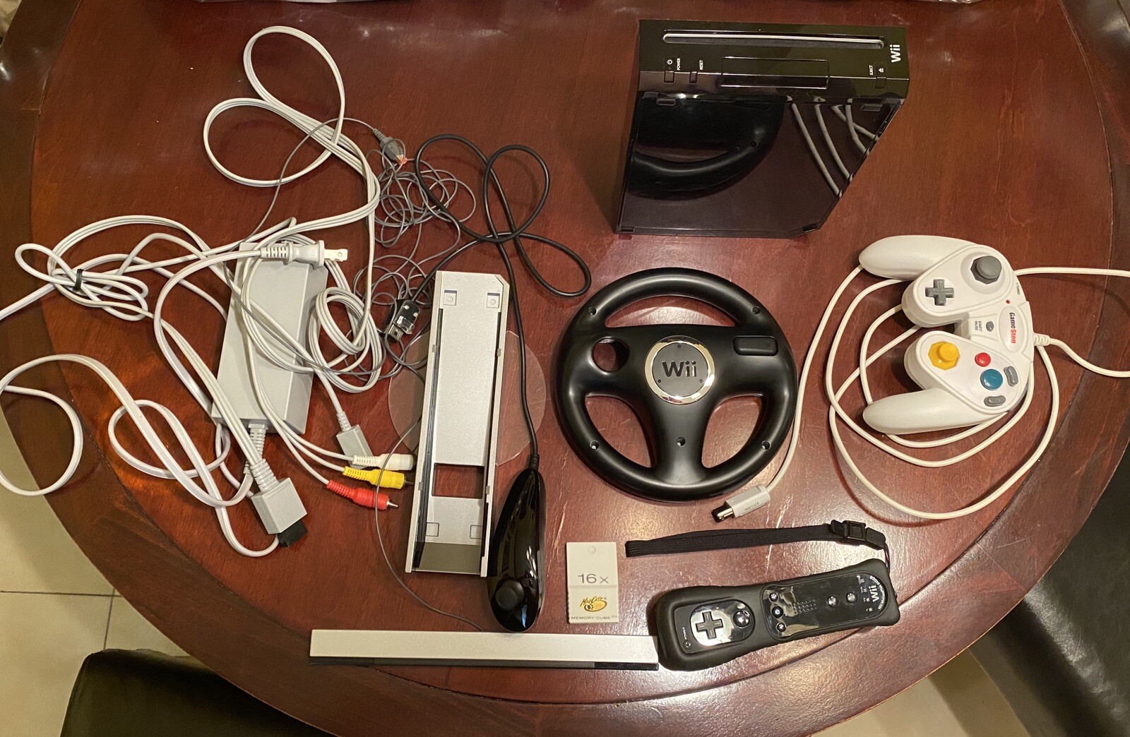 Nintendo Wii Black Console + Gamecube Memory Card & Controller/Steering Wheel
