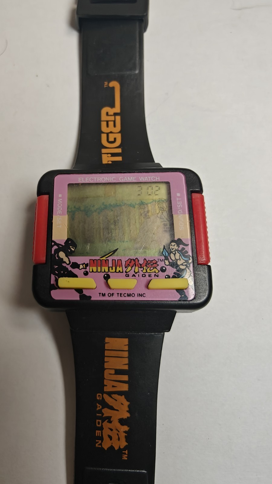 GIG TIGER NINJA GAIDEN VIDEO GAME WATCH HANDHELD VINTAGE 1990