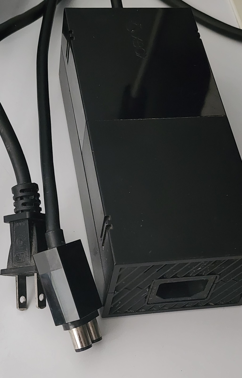 Microsoft Xbox One Bundle Console W/1 Controller + Power Cable + Kinect Sensor