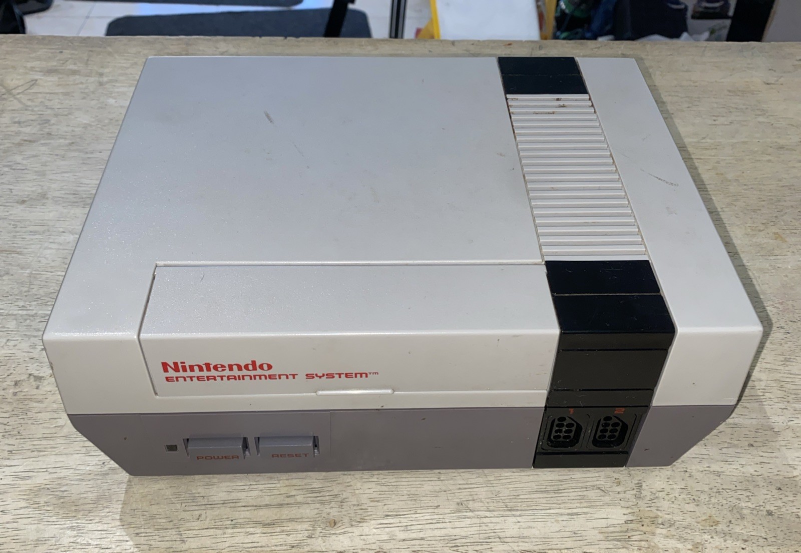 NES Console Bundle W/ Super Mario Bros. 1,2,3 & Controller/Gun & 8 Games