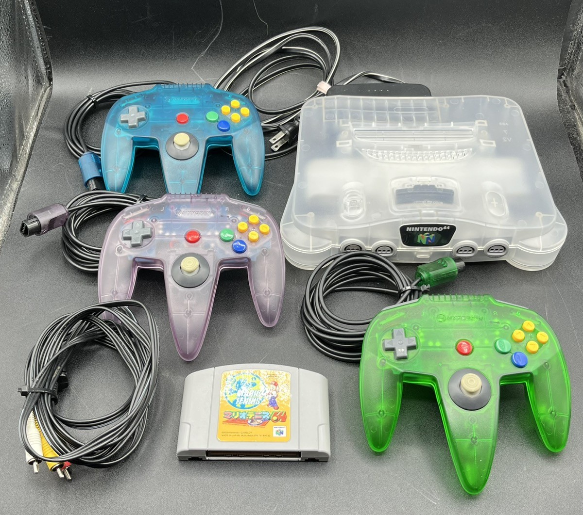 NINTENDO 64 NUS-001 GAMING CONSOLE CLEAR WHITE W/ 3 CONTROLLERS & GA (MVP036145)