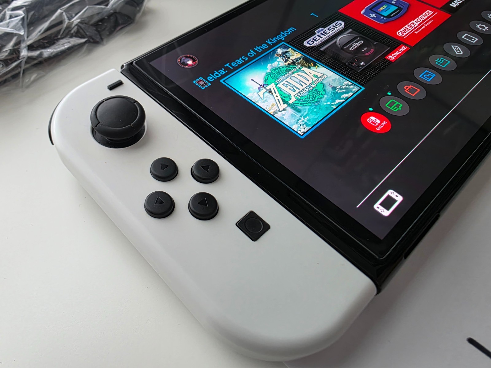 Nintendo Switch OLED (HEG-001) Handheld Console – 64GB – White (Japan Model)
