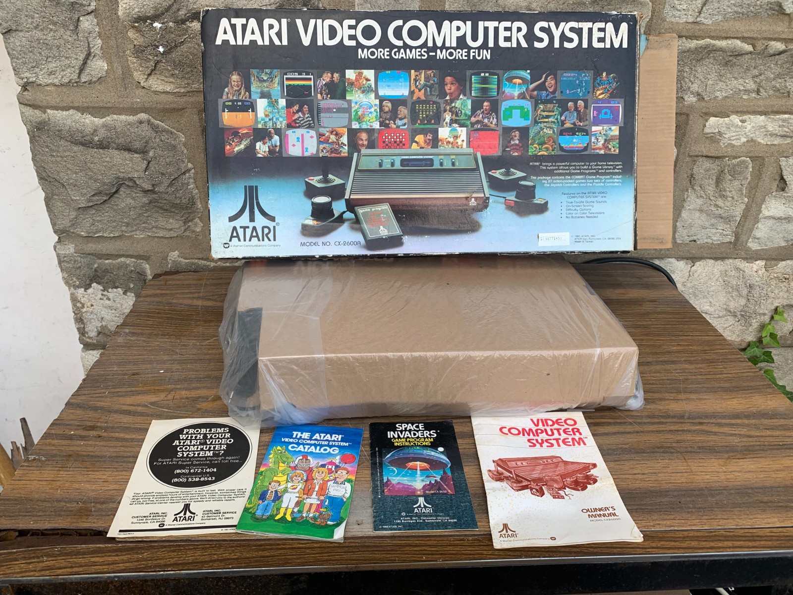Atari CX-2600A Video Computer System Game Console W/ 2 Controllers Paddles & Box