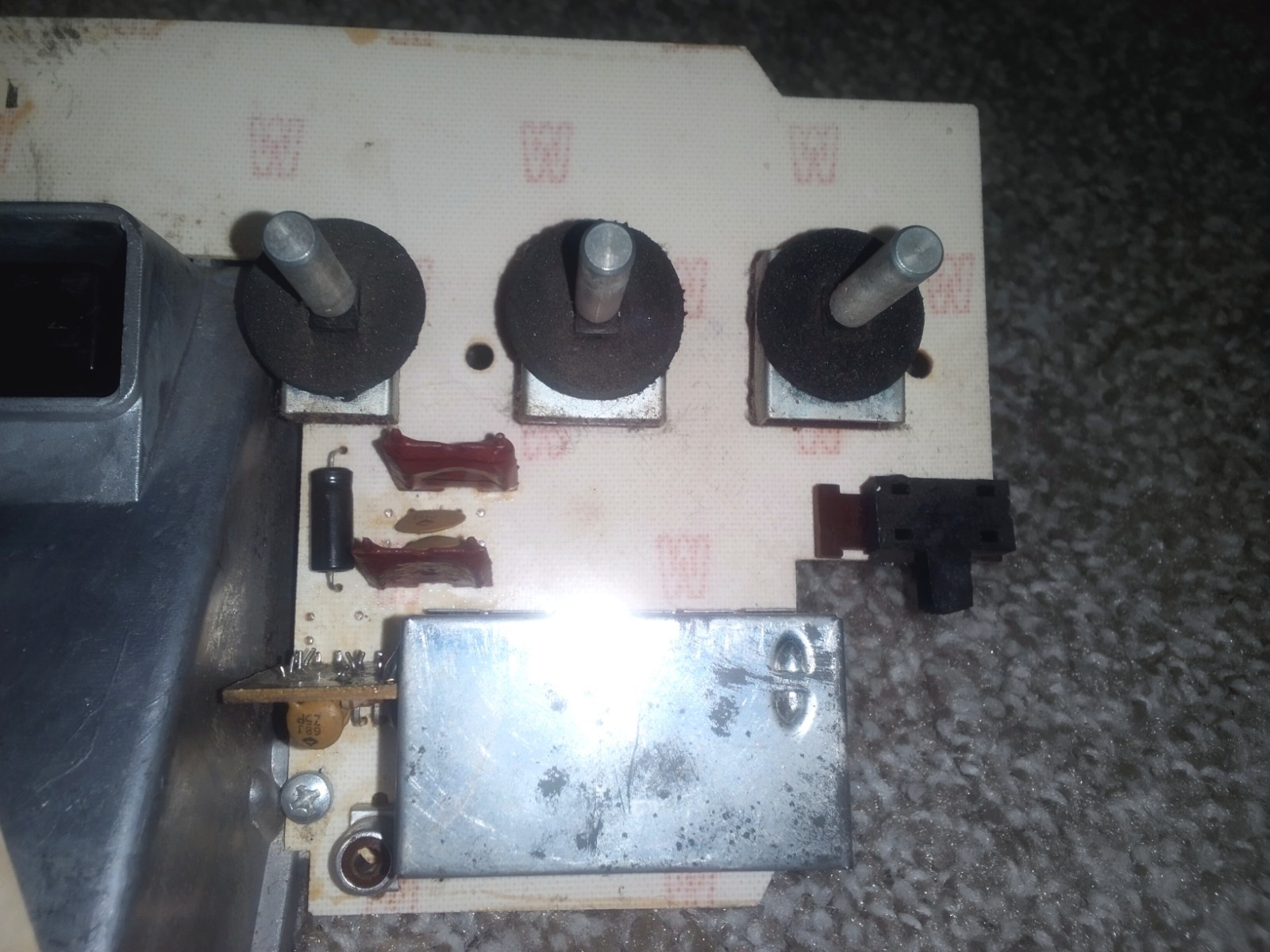 Atari 2600 6 Switch Console Board ONLY NOT WORKING AS IS See Pics READ BELOW