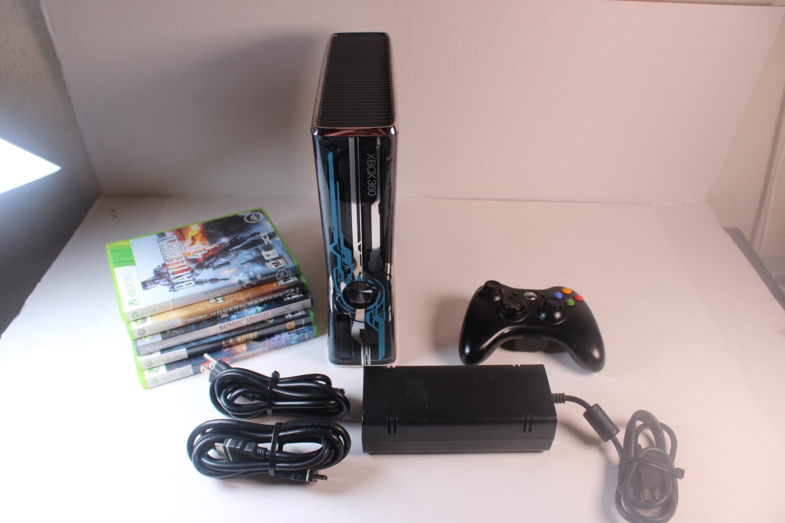 Microsoft Xbox 360 320GB Halo 4 Edition Console, 1 controller, 5 games, tested