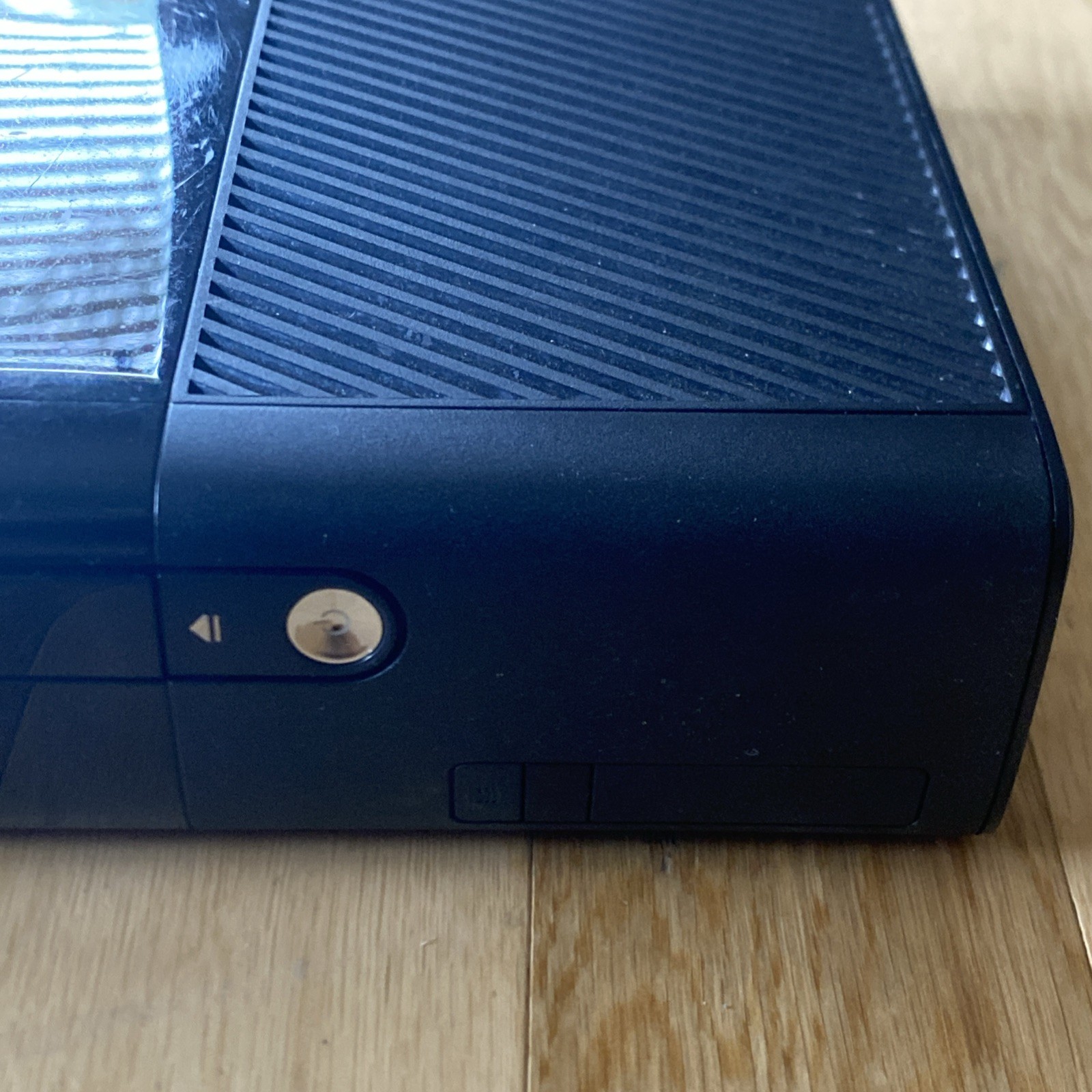 Microsoft Xbox 360 E Console Only Model 1538 Black Unable to test no power cord