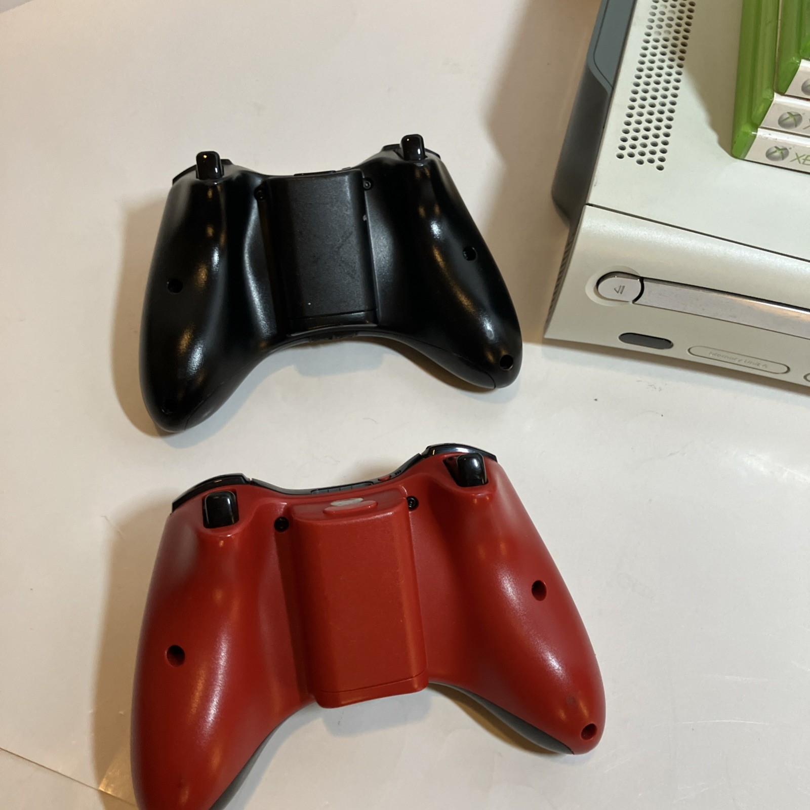 Microsoft Xbox 360 Pro System Bundle 60GB White Console (5)