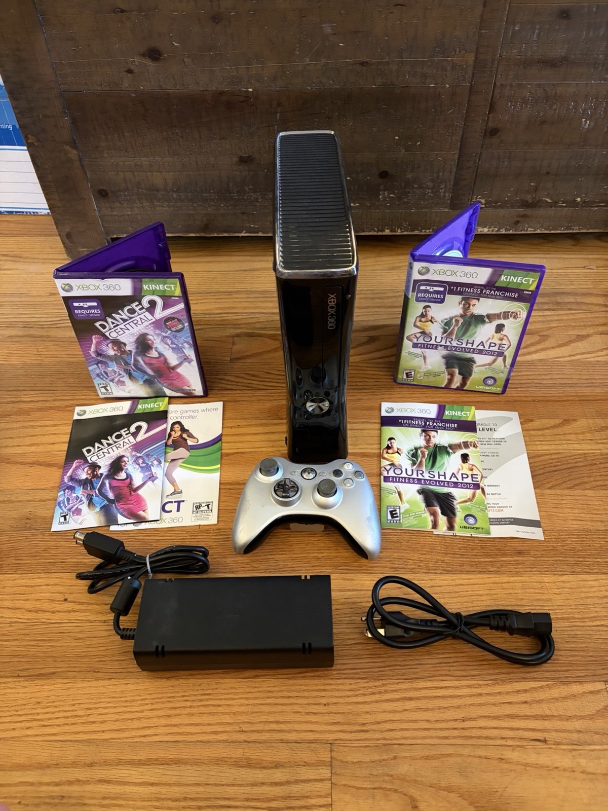 Xbox 360 S Model 1439 Glossy Black Console 250GB + Controller + 2 Games #12